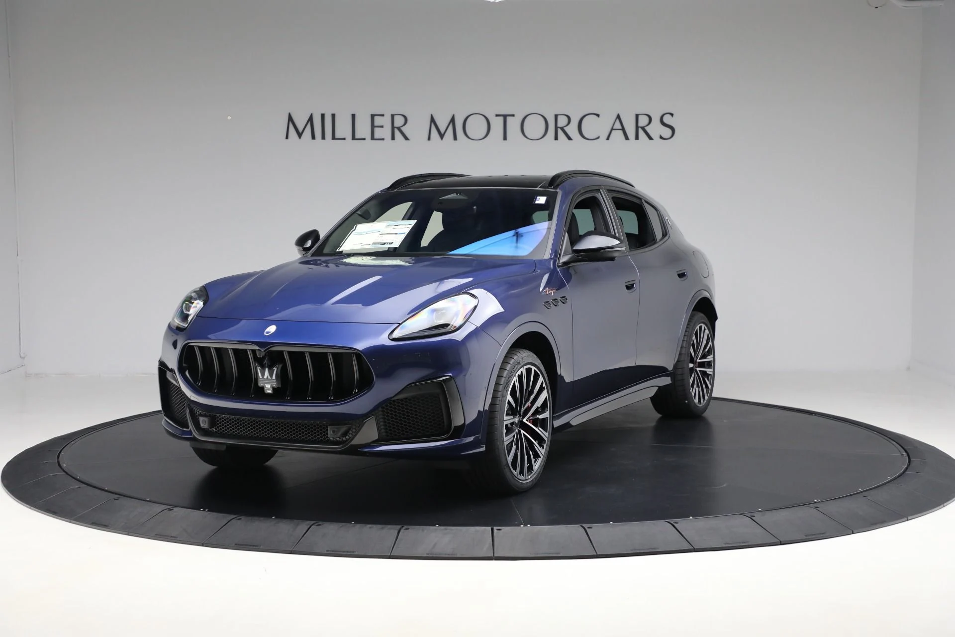 mph000_2038021180_New_2025_Maserati_Grecale_Trofeo_ec188a05c9