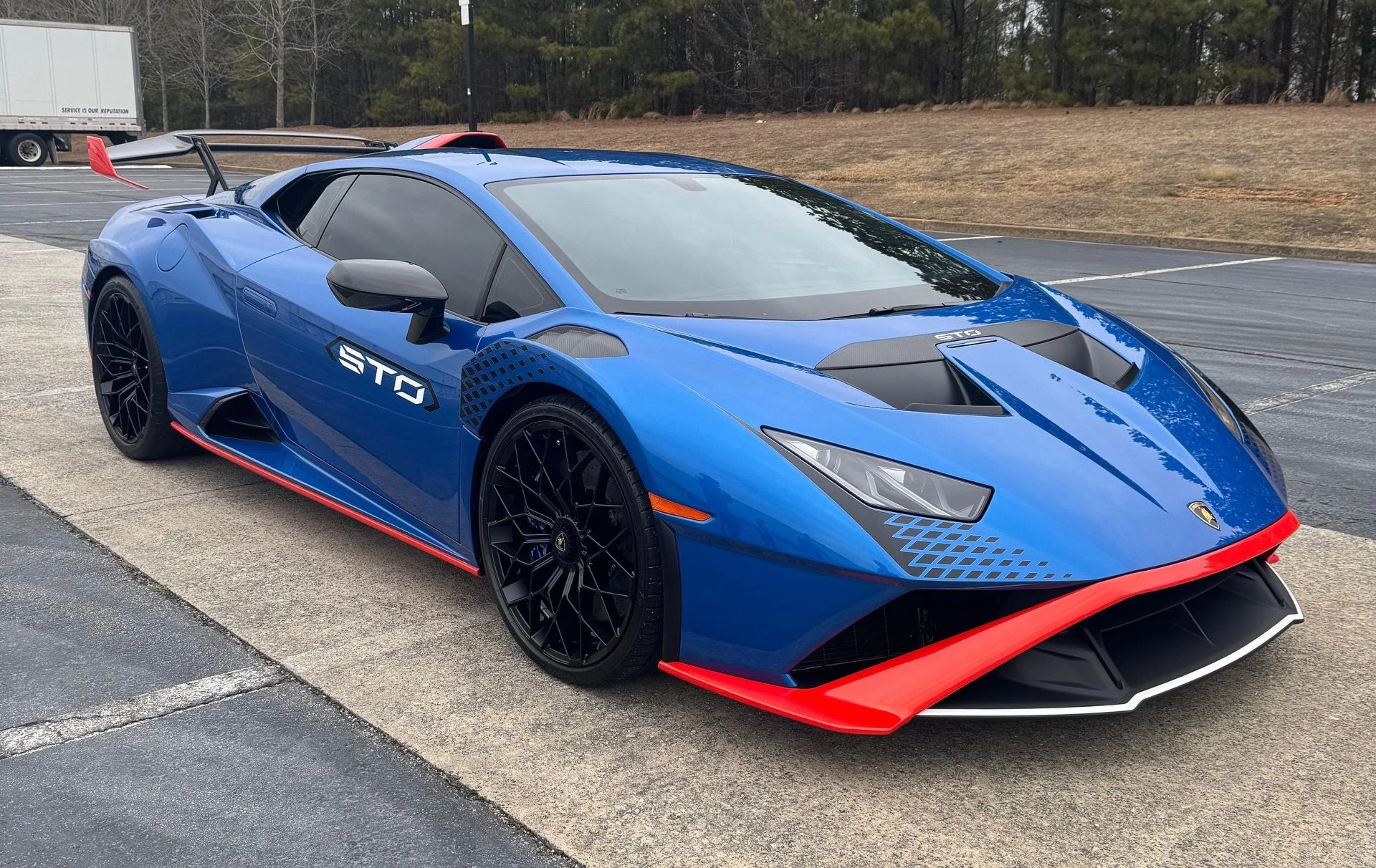 mph000_2068241621_Used_2022_Lamborghini_Huracan_STO_1767636479_17b3dfe198