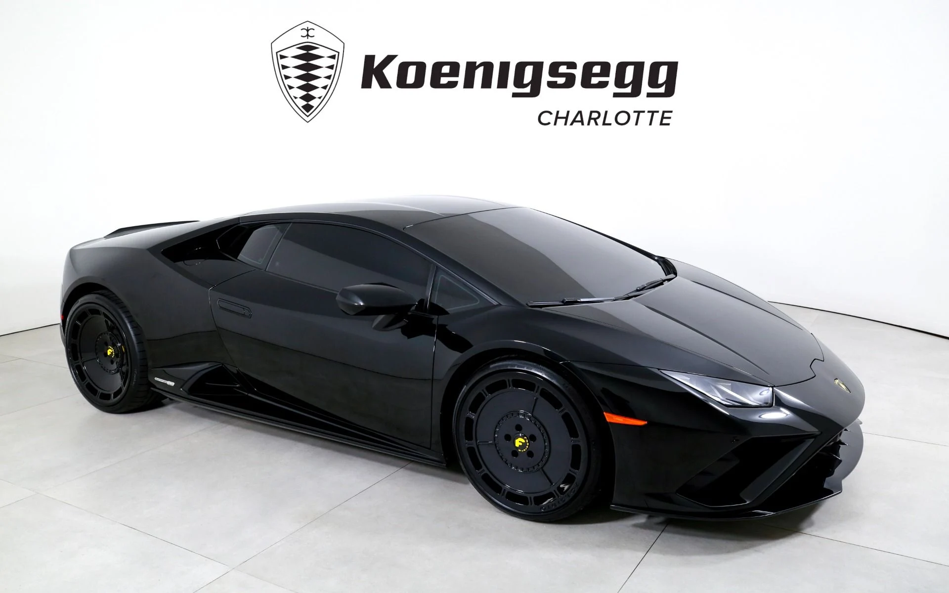 mph000_2075132559_Used_2021_Lamborghini_Huracan_EVO_1760975866_1385104d57