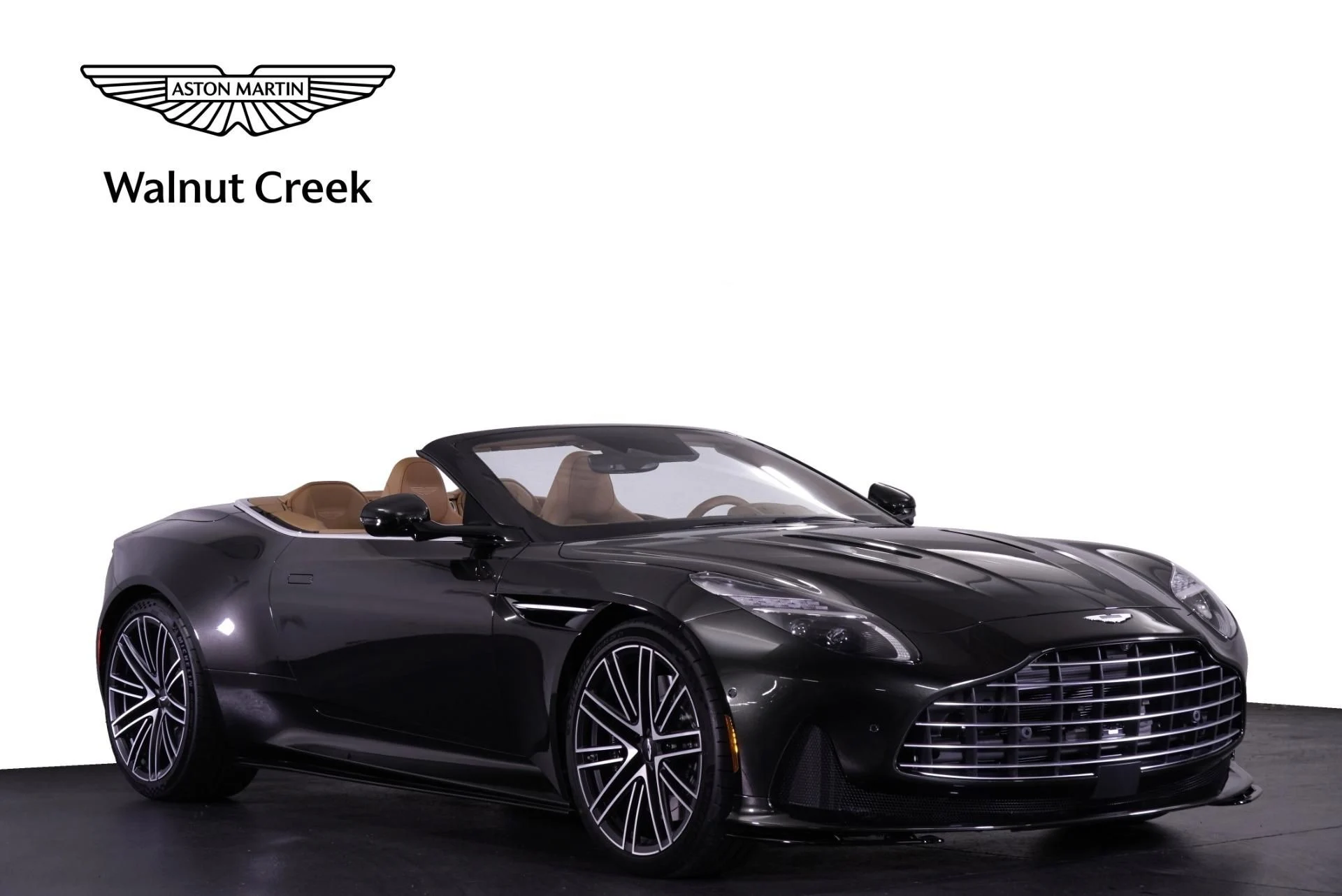 mph000_2083255071_New_2026_Aston_Martin_DB_12_Volante_Volante_1768459638_686b923198