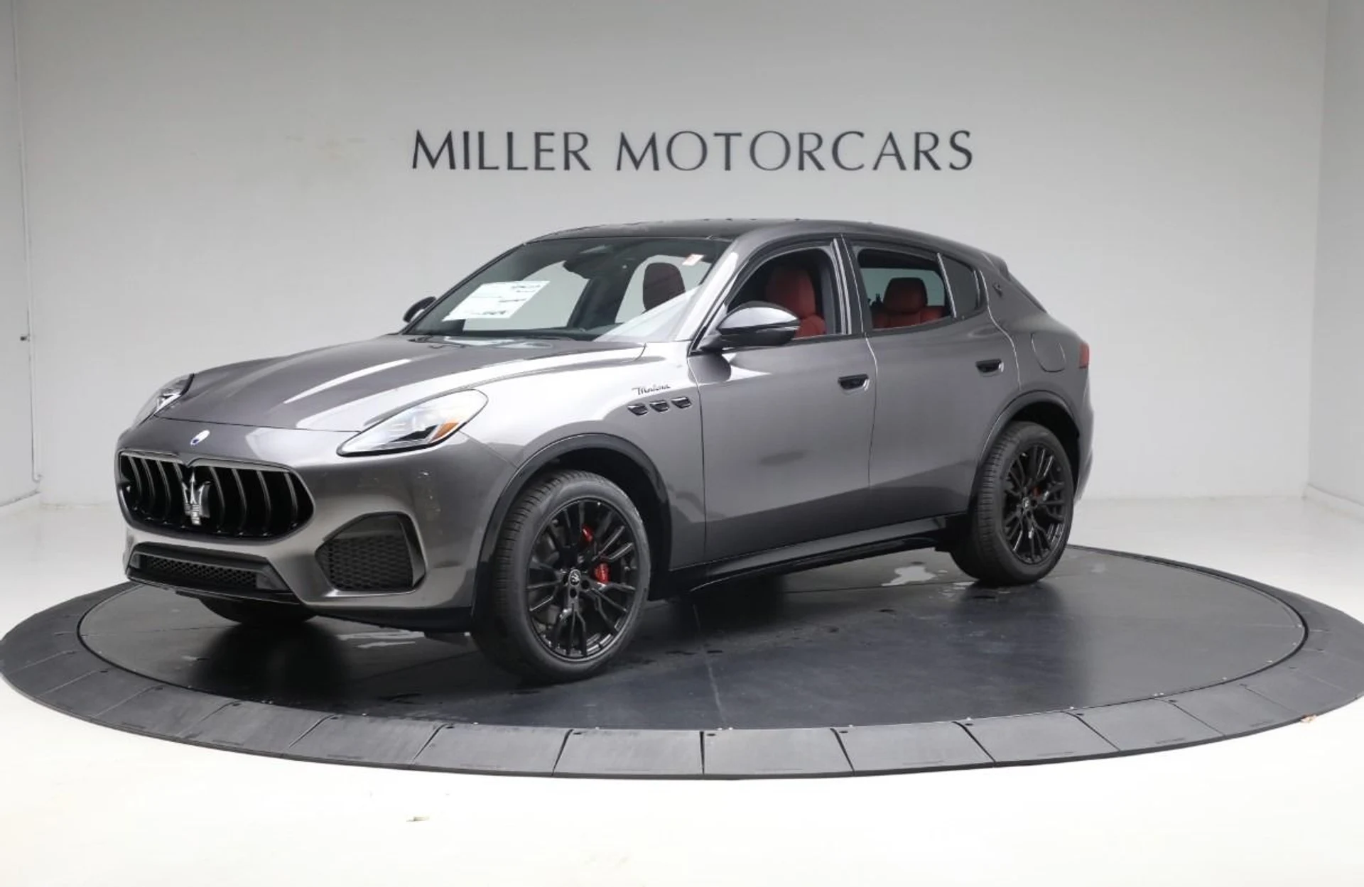 mph000_2096170942_New_2025_Maserati_Grecale_Modena_443af497a2
