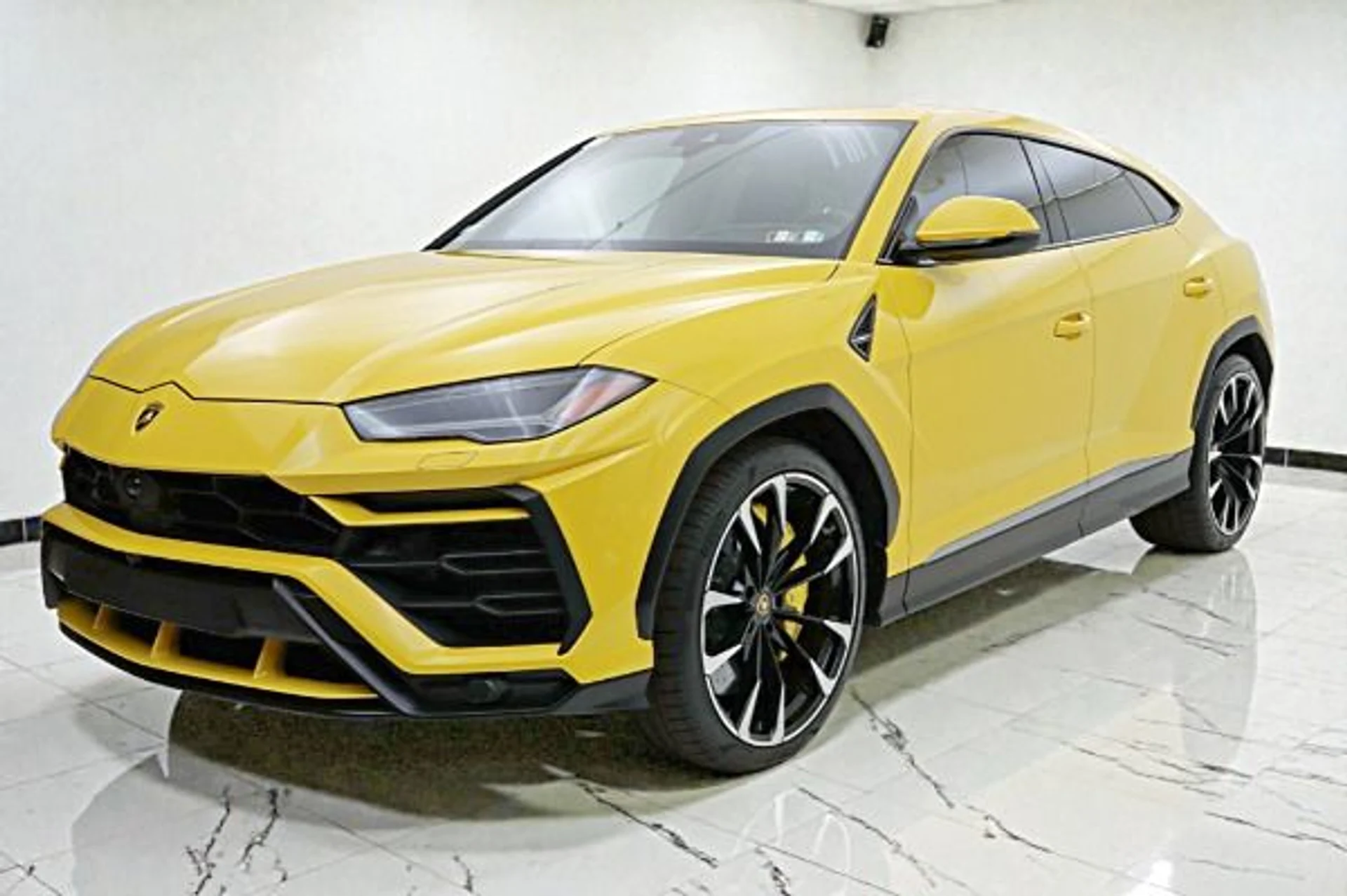 mph000_2102223313_Used_2022_Lamborghini_Urus_SELEZIONE_PRE_OWNED_CERTIFIED_5b8ebb03bf
