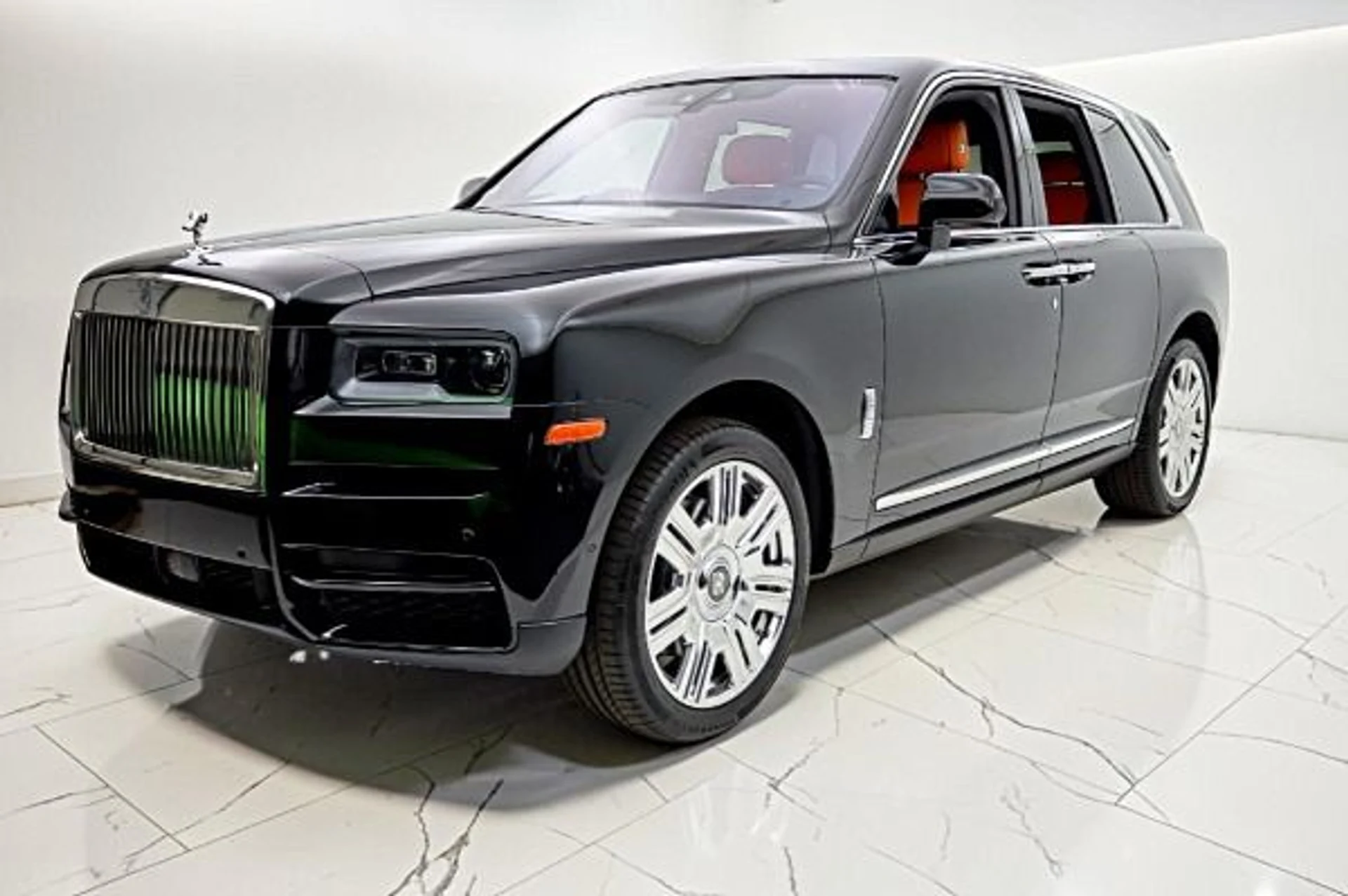 mph000_2109311578_Used_2022_Rolls_Royce_Cullinan_3ccc5b8540