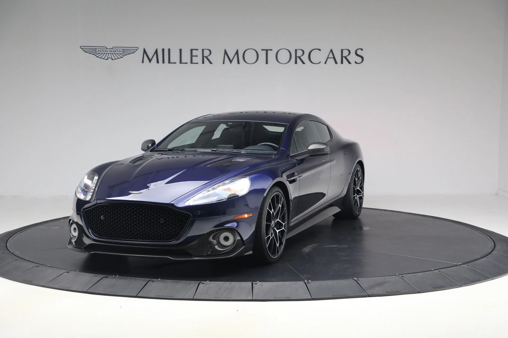 mph000_2114867807_Used_2019_Aston_Martin_Rapide_AMR_1792868062_1d08148e9b