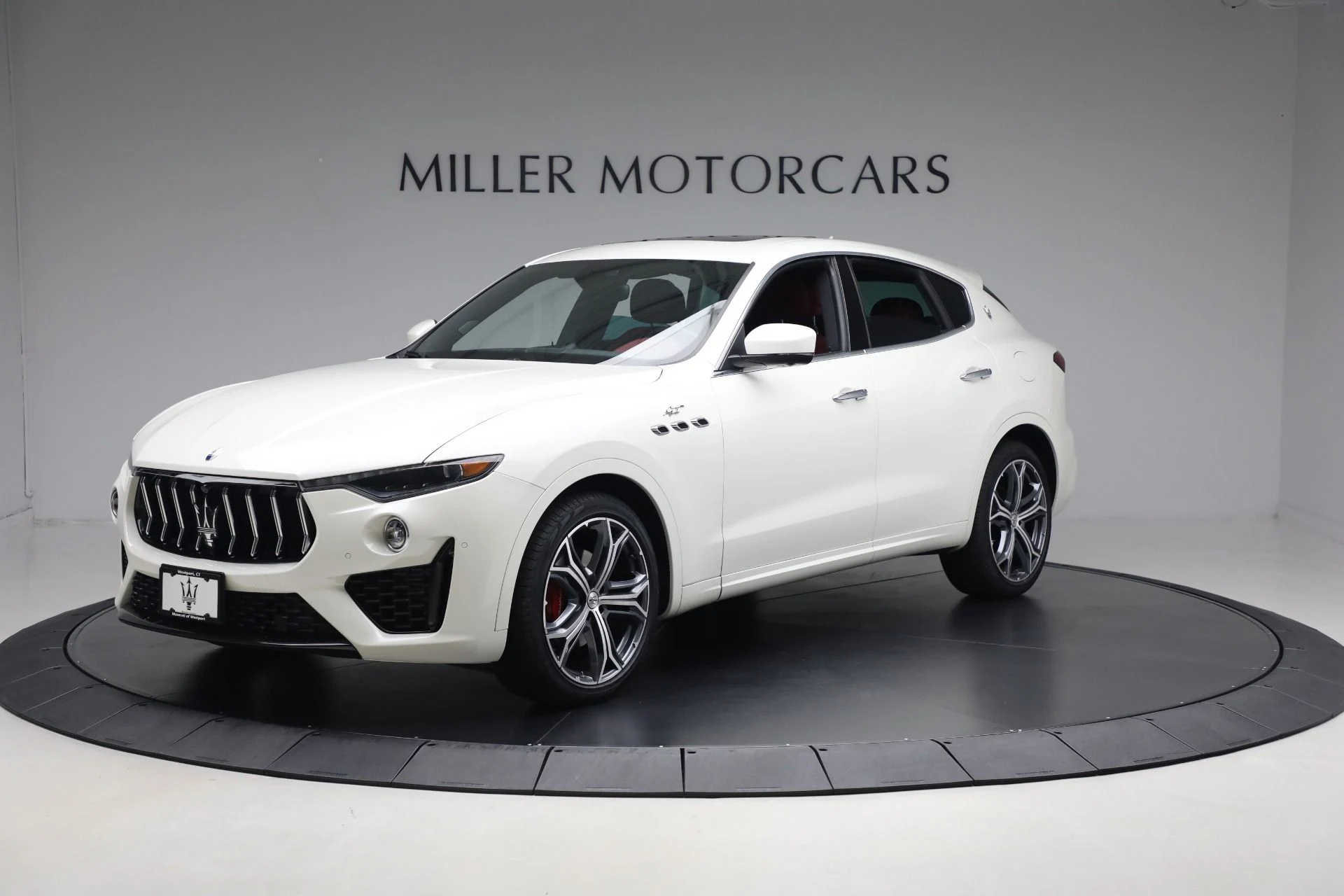 mph000_2125352673_Used_2022_Maserati_Levante_GT_5c5dbef6cf