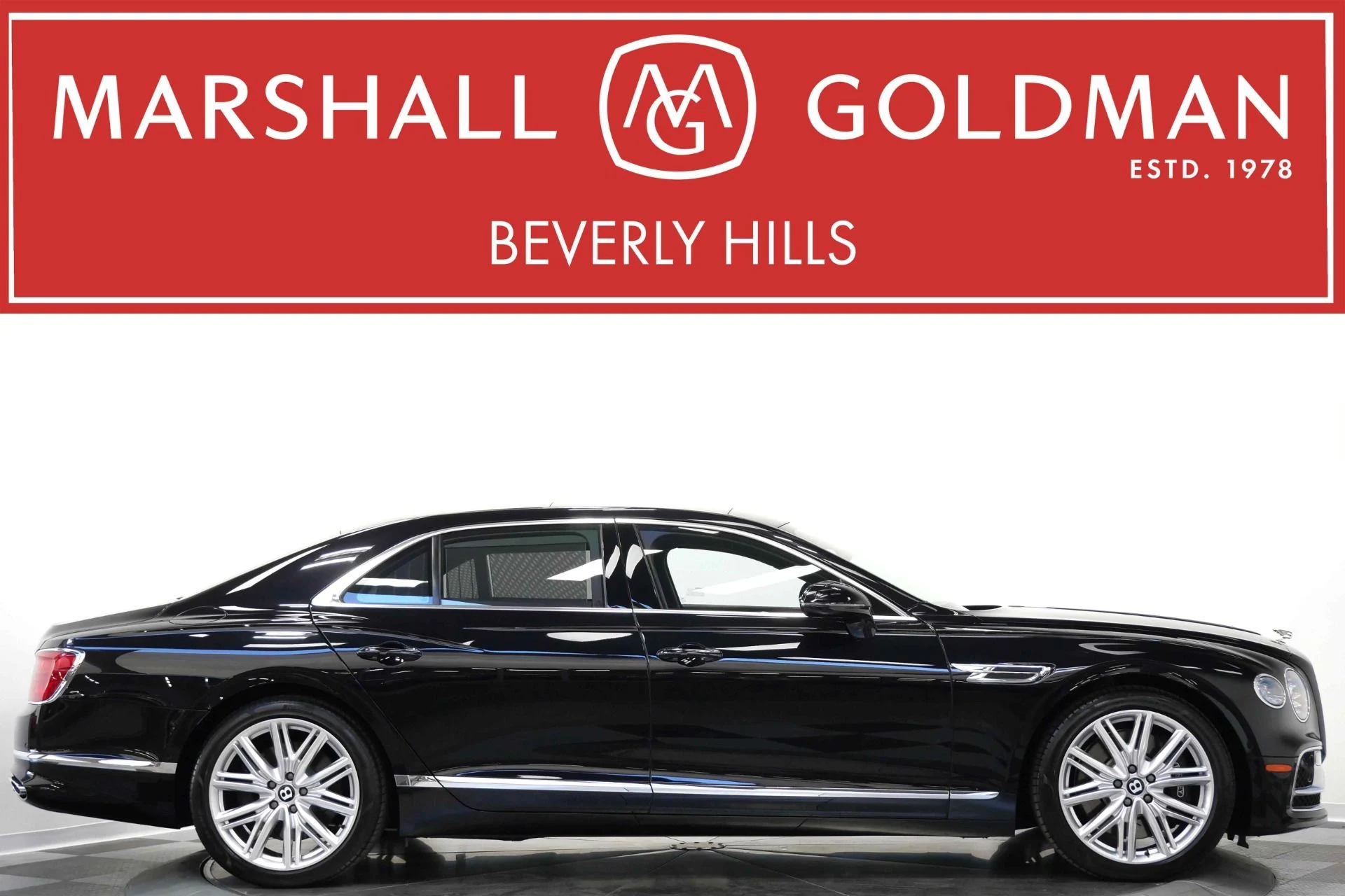 mph000_2132175561_Used_2023_Bentley_Flying_Spur_Hybrid_Touring_Specification_Contrast_Stitching_Piping_Bang_and_Olufsen_1769812693_9608f5b67e