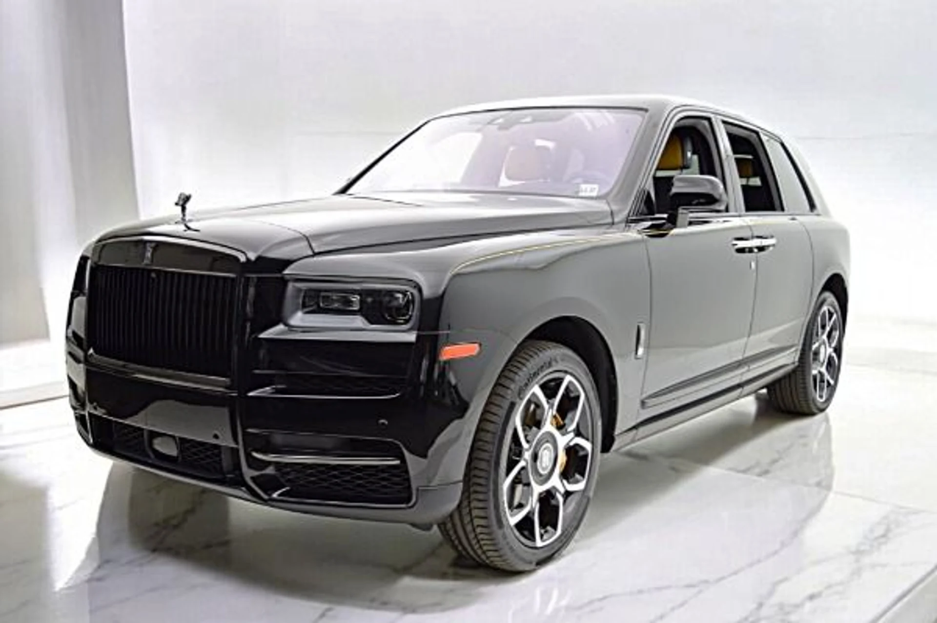 mph000_2139767038_Used_2023_Rolls_Royce_Black_Badge_Cullinan_LEASE_OPTIONS_AVAILABLE_d39594acfe