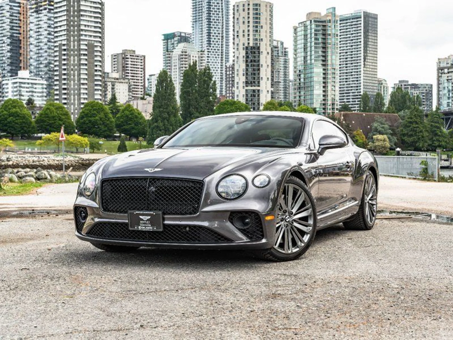 mph000_214009576_38431371_07003_2022_bentley_continental_gt_001_3d271c7897