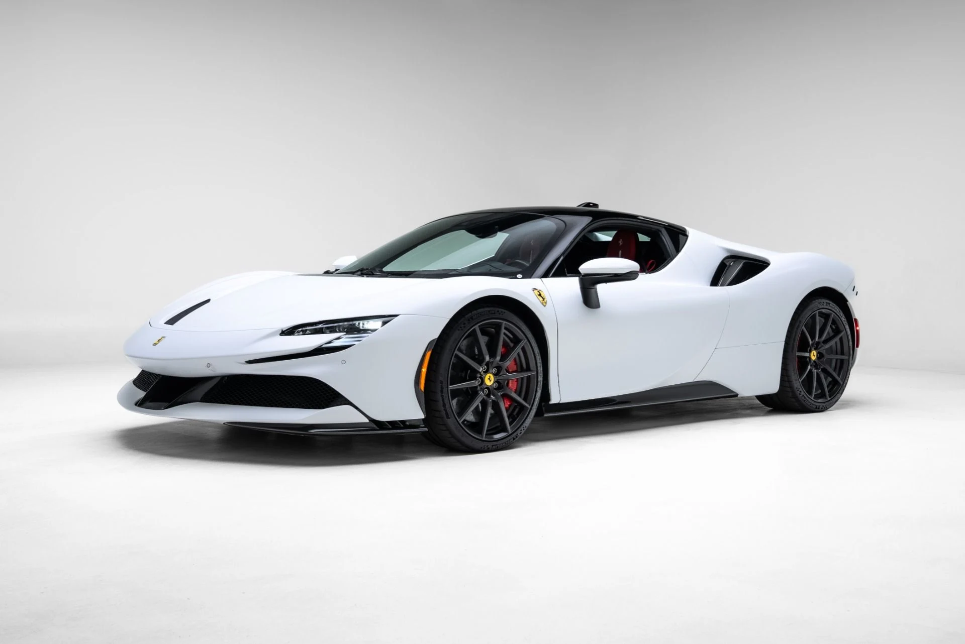 mph000_2151306469_Used_2023_Ferrari_SF_90_Stradale_1772151509_c37525c81e