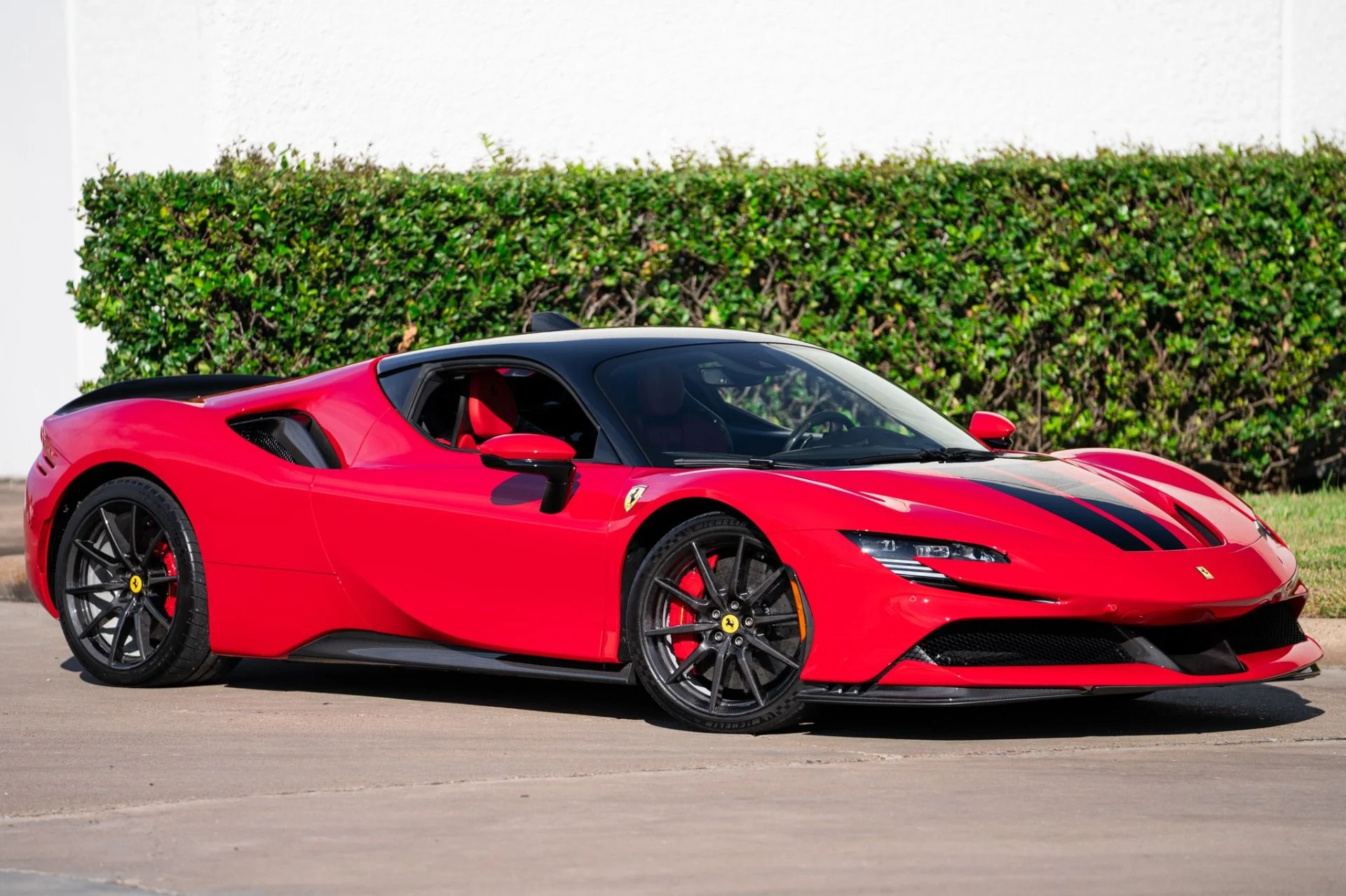 mph000_2183354209_Used_2023_Ferrari_SF_90_Stradale_1764710816_608696d50d