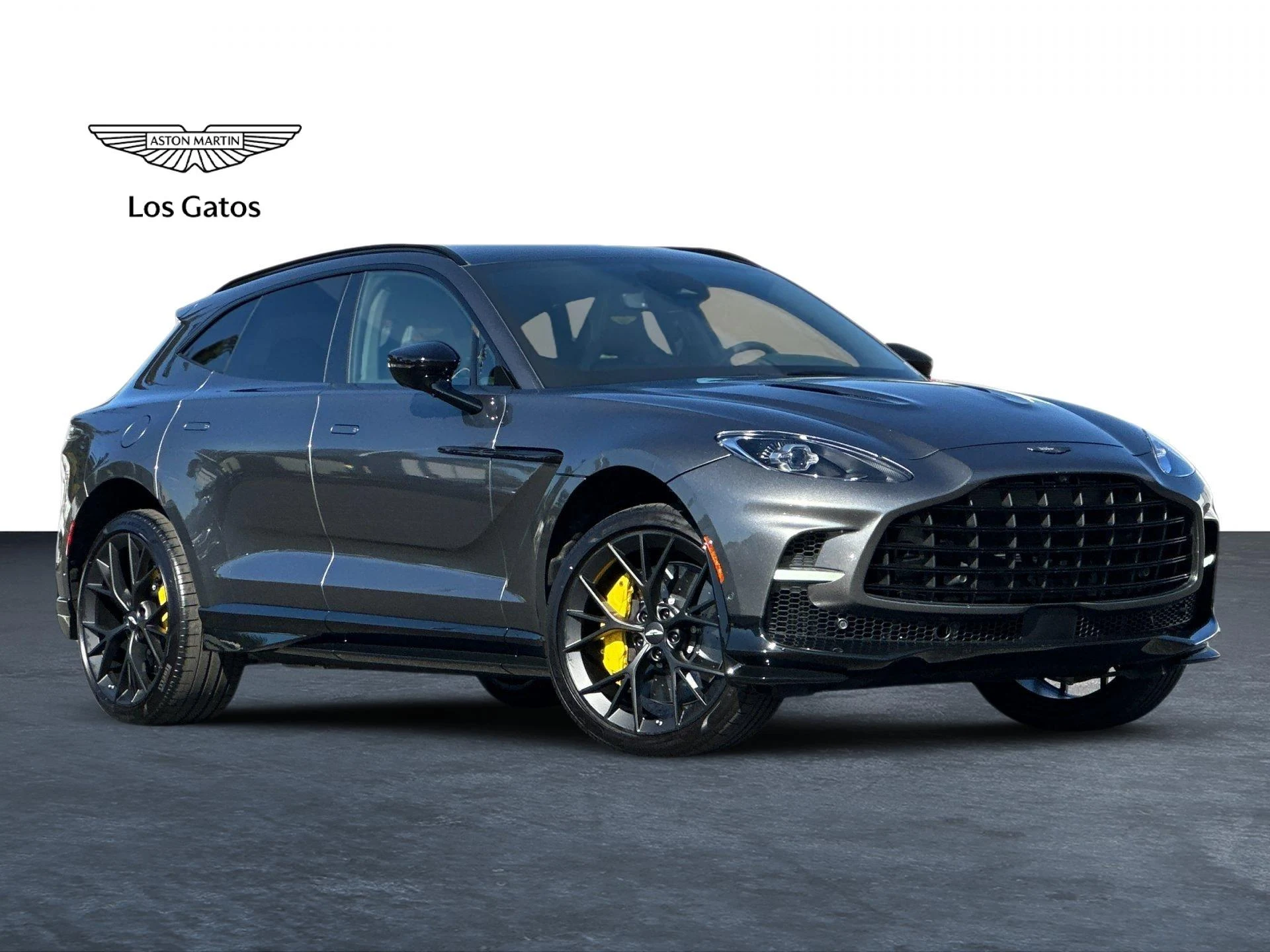 mph000_2191051401_New_2025_Aston_Martin_DBX_707_1758896222_a1c4bb5b80