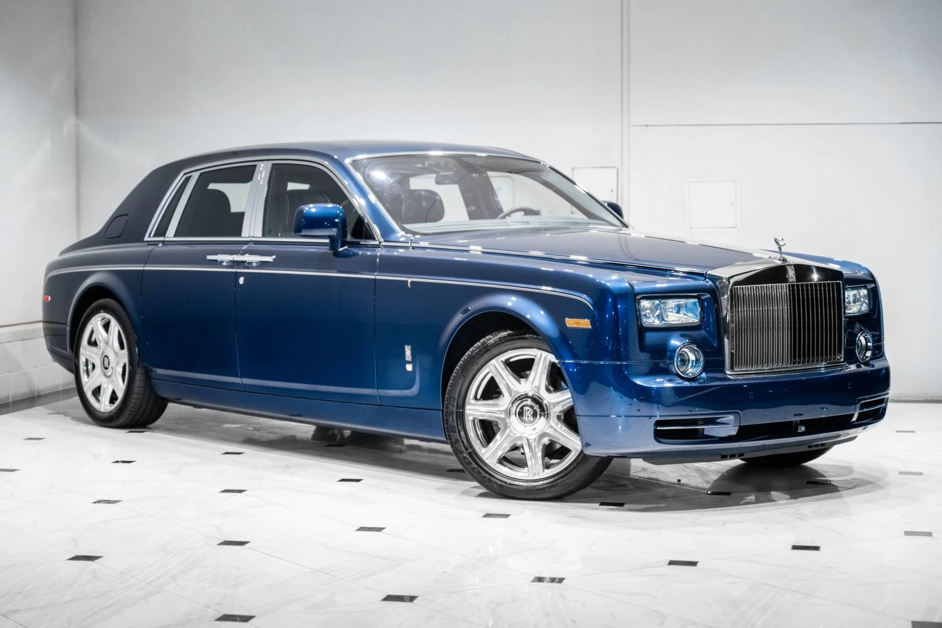 mph000_2197401170_Used_2011_Rolls_Royce_Phantom_1782236449_ab9a6bce1b