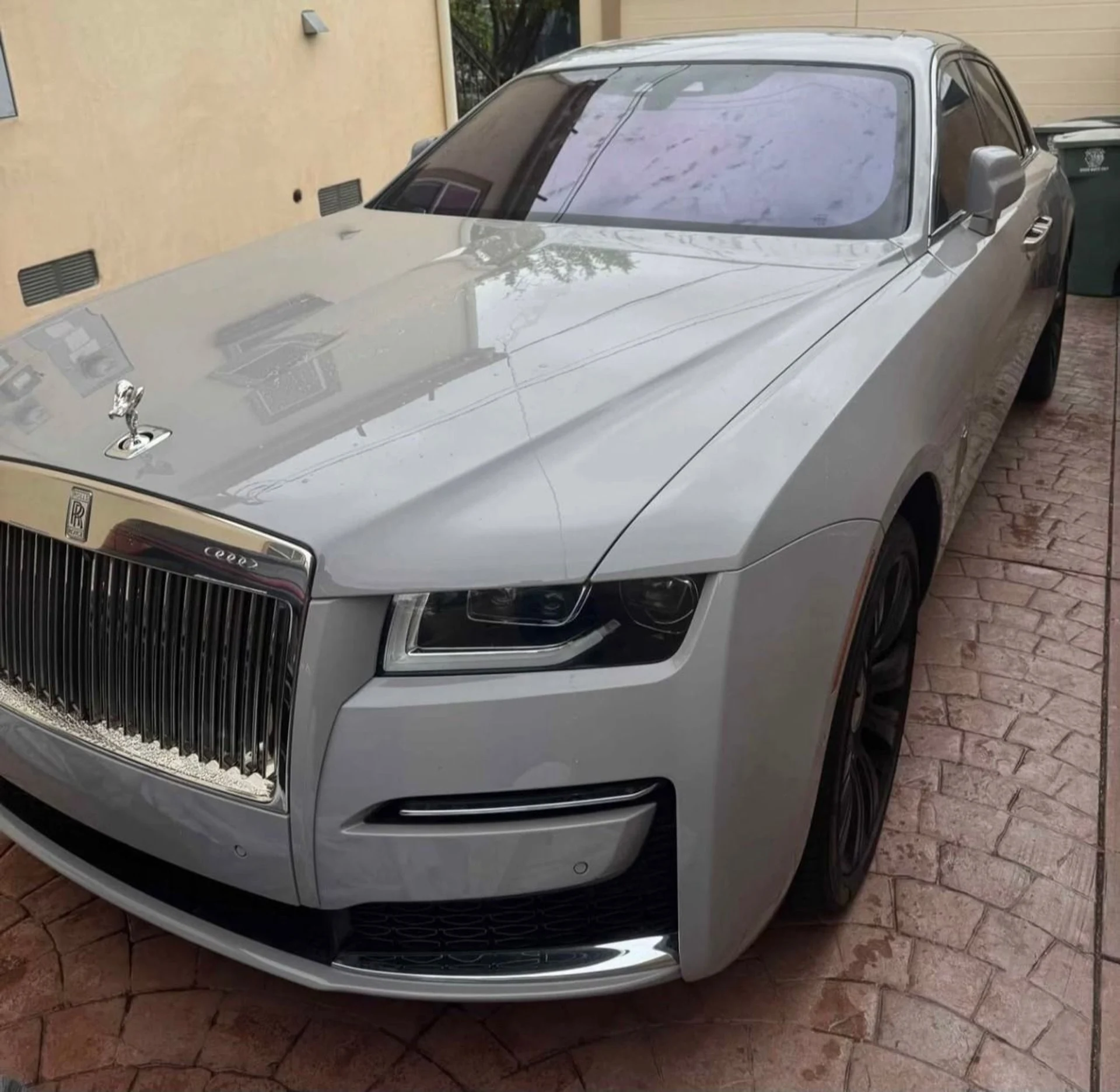 mph000_2200097817_Used_2022_Rolls_Royce_Ghost_1753300266_c6349c7950