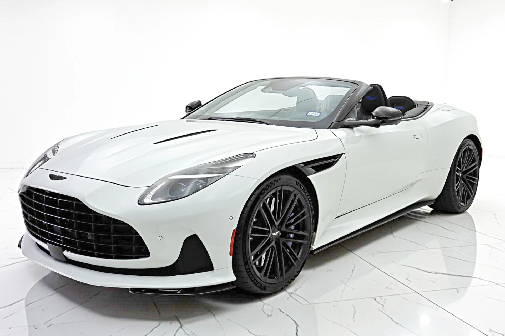 mph000_2208780004_Used_2024_Aston_Martin_DB_12_Volante_eceb35093a
