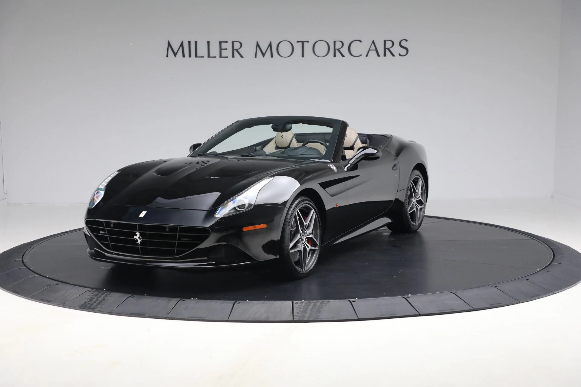 mph000_2218917189_Used_2016_Ferrari_California_T_d09d647940