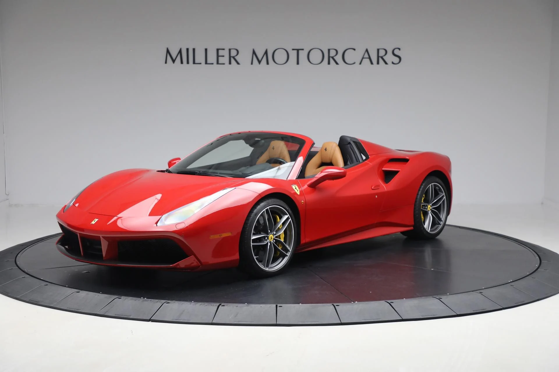 mph000_2280125789_Used_2018_Ferrari_488_Spider_9f79ecf90f