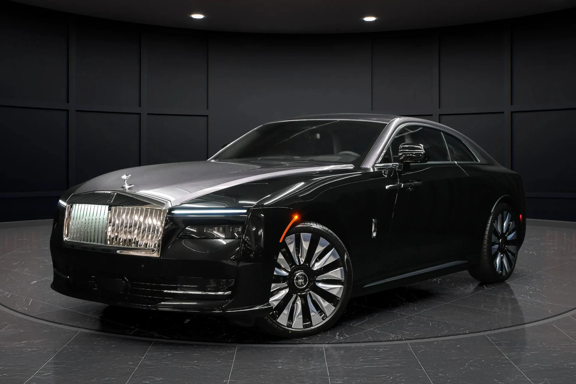 mph000_2298024414_d21b65c1_0766_47d3_94a3_8f12b347bc65_202520_Rolls_Royce20_Spectre20282503029_1_b55c959d88