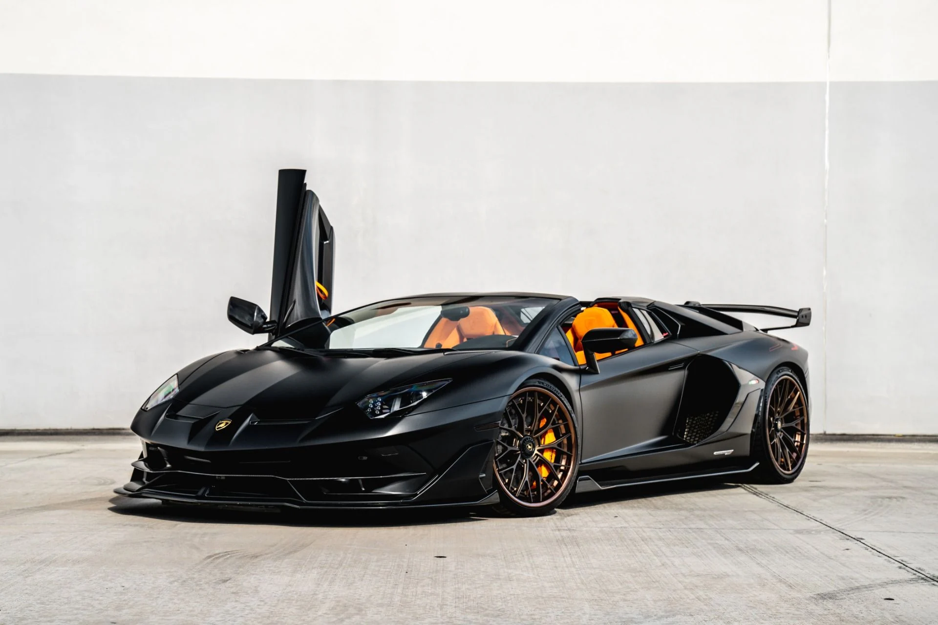 mph000_2303037104_Used_2020_Lamborghini_Aventador_SVJ_w_Hermes_Orange_Factory_Interior_Over_110_K_in_Options80_K_in_Mods_1672876014_84d6d1467e