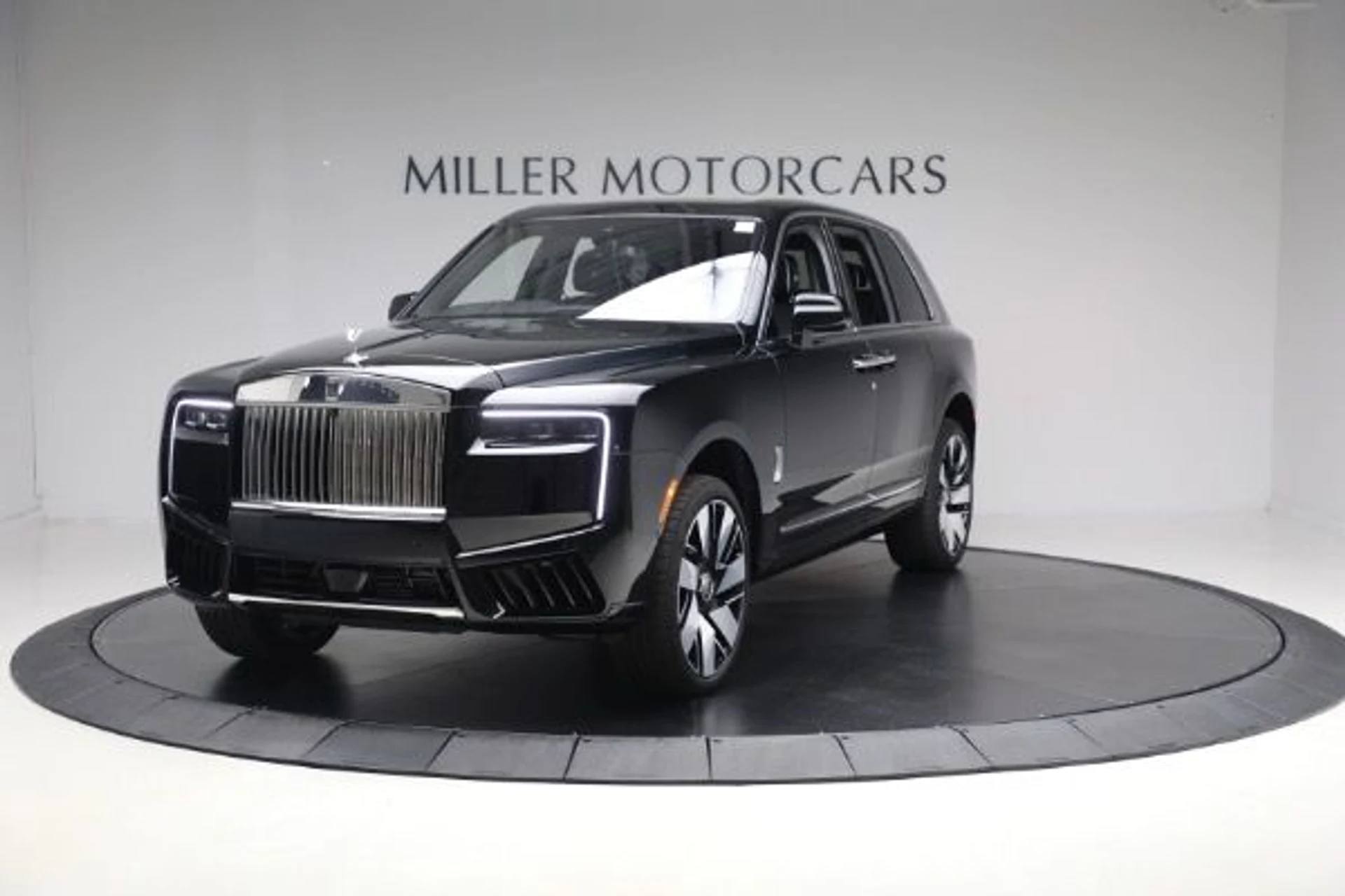 mph000_2305407200_New_2026_Rolls_Royce_Cullinan_7d7bf88598