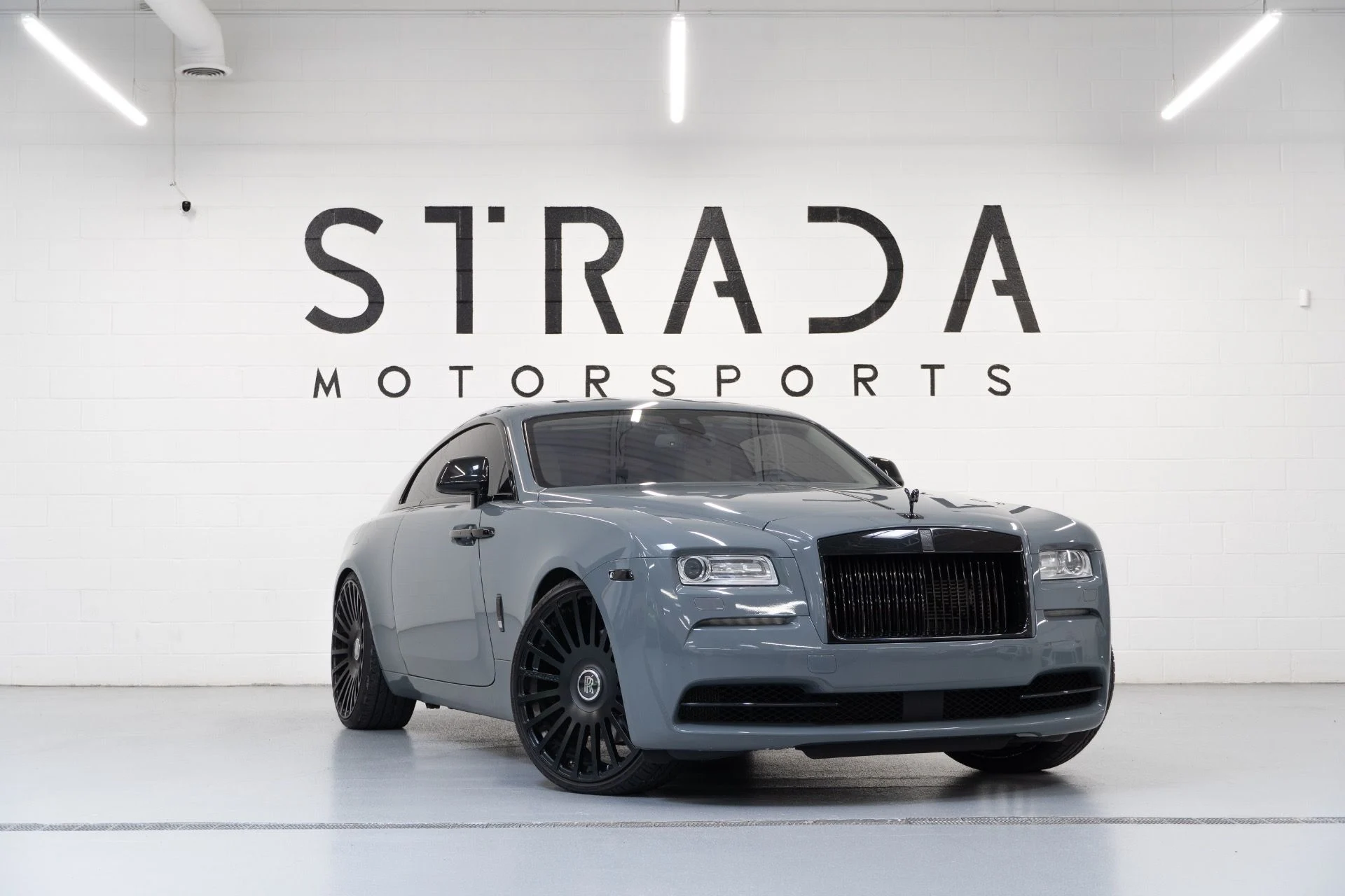 mph000_2311815424_Used_2016_Rolls_Royce_Wraith_1761860592_636656b474