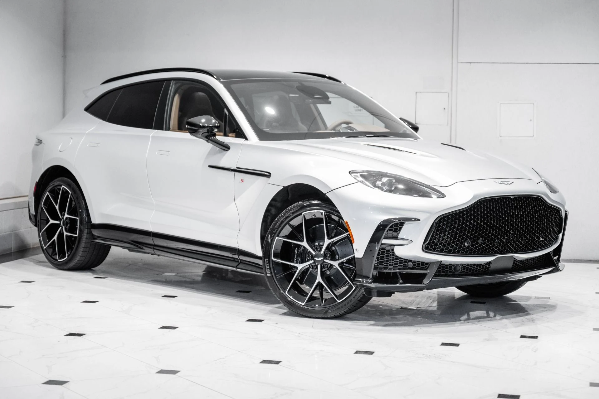 mph000_231722658_New_2026_Aston_Martin_DBX_S_1780936704_c655444f7e