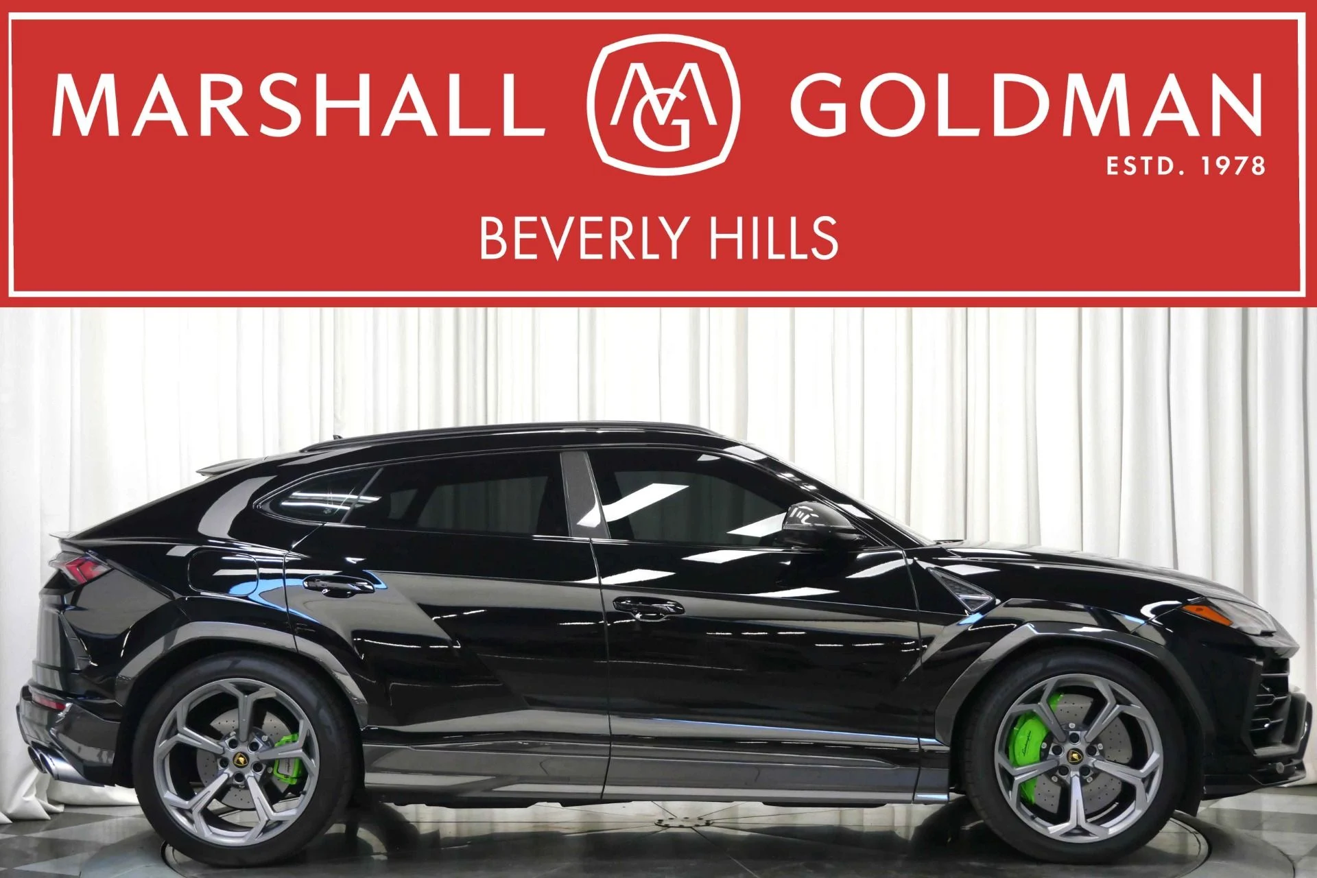 mph000_2323254568_Used_2022_Lamborghini_Urus_1761576878_574c237a20