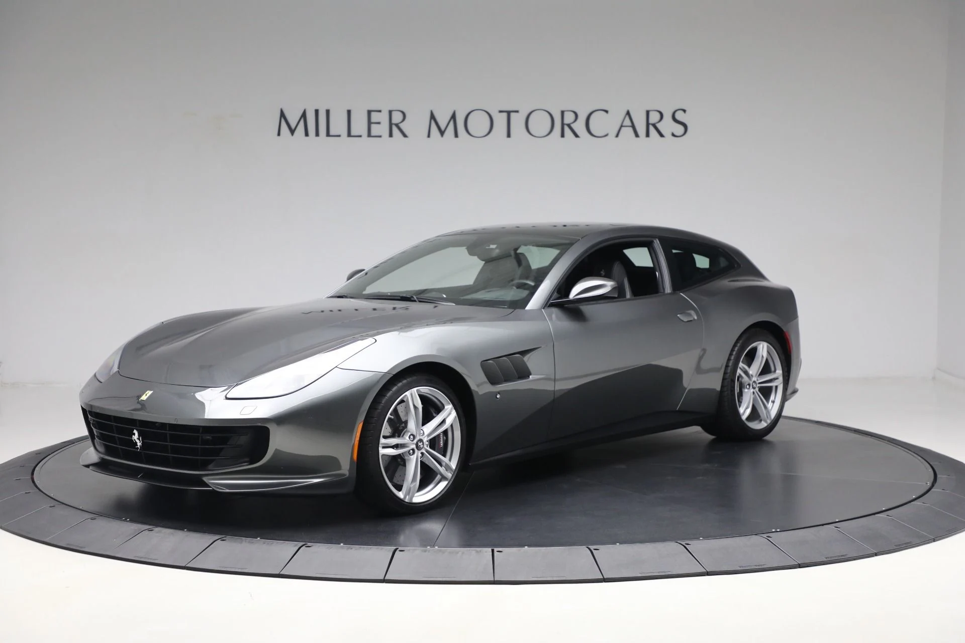 mph000_2329286689_Used_2019_Ferrari_GTC_4_Lusso_1730839388_0462148c0f