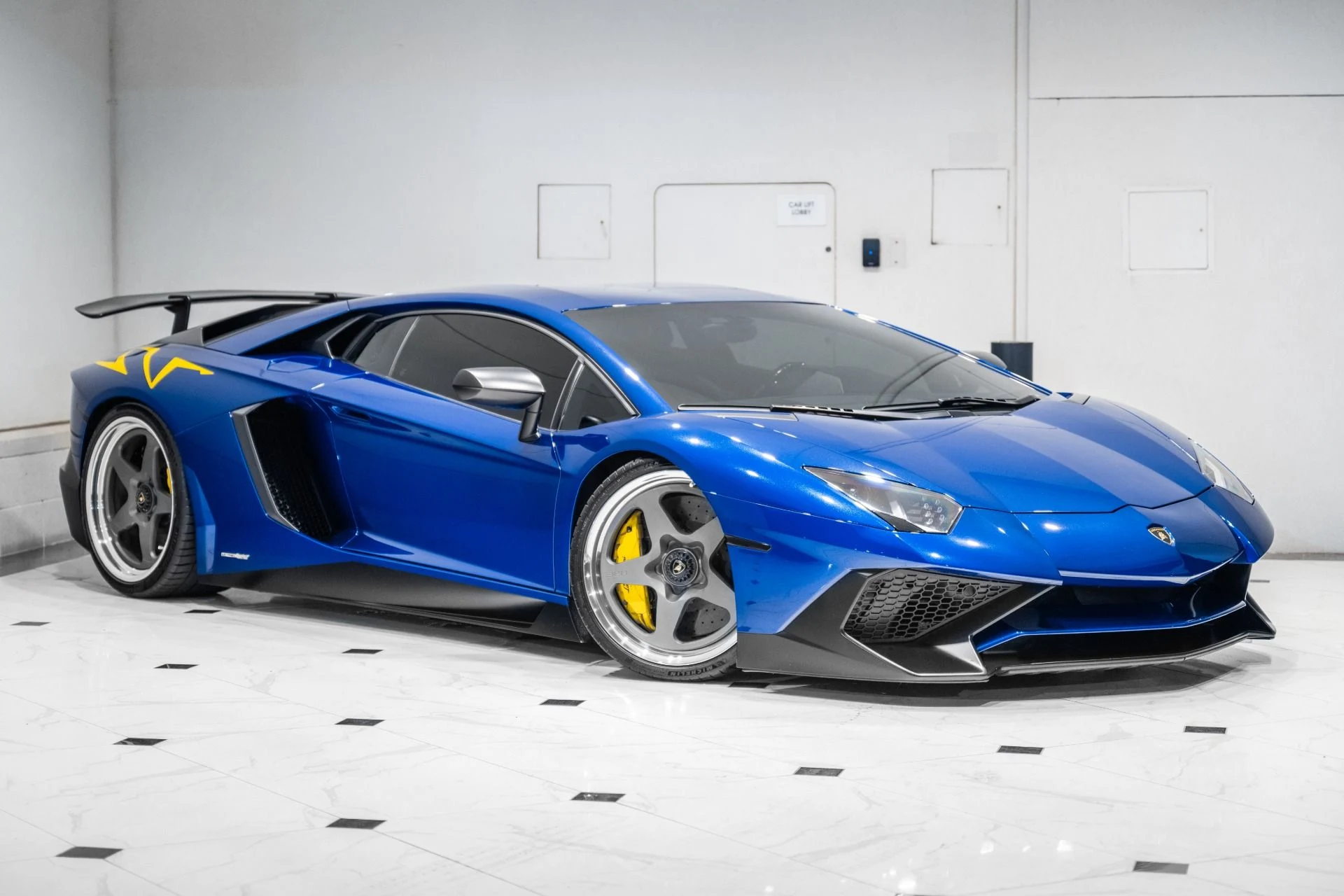 mph000_2338017910_Used_2016_Lamborghini_Aventador_LP_750_4_SV_Coupe_1783114442_901bf673b5