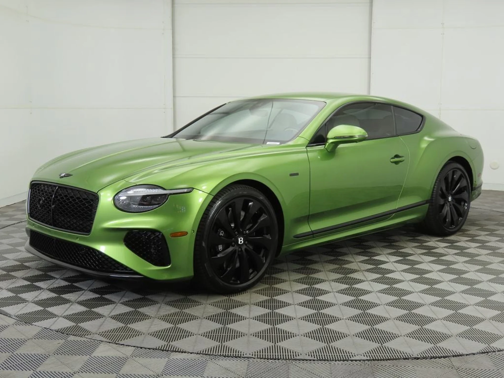 mph000_2344277923_new_2025_bentley_continental_gtblackeditioncoupe_8119_22910192_1_1024_cad03e3350