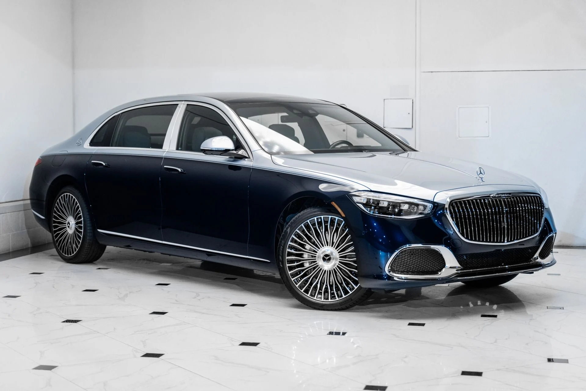 mph000_23472030_Used_2025_Mercedes_Benz_S_Class_Maybach_S_580_1748874261_539e8c8bfe