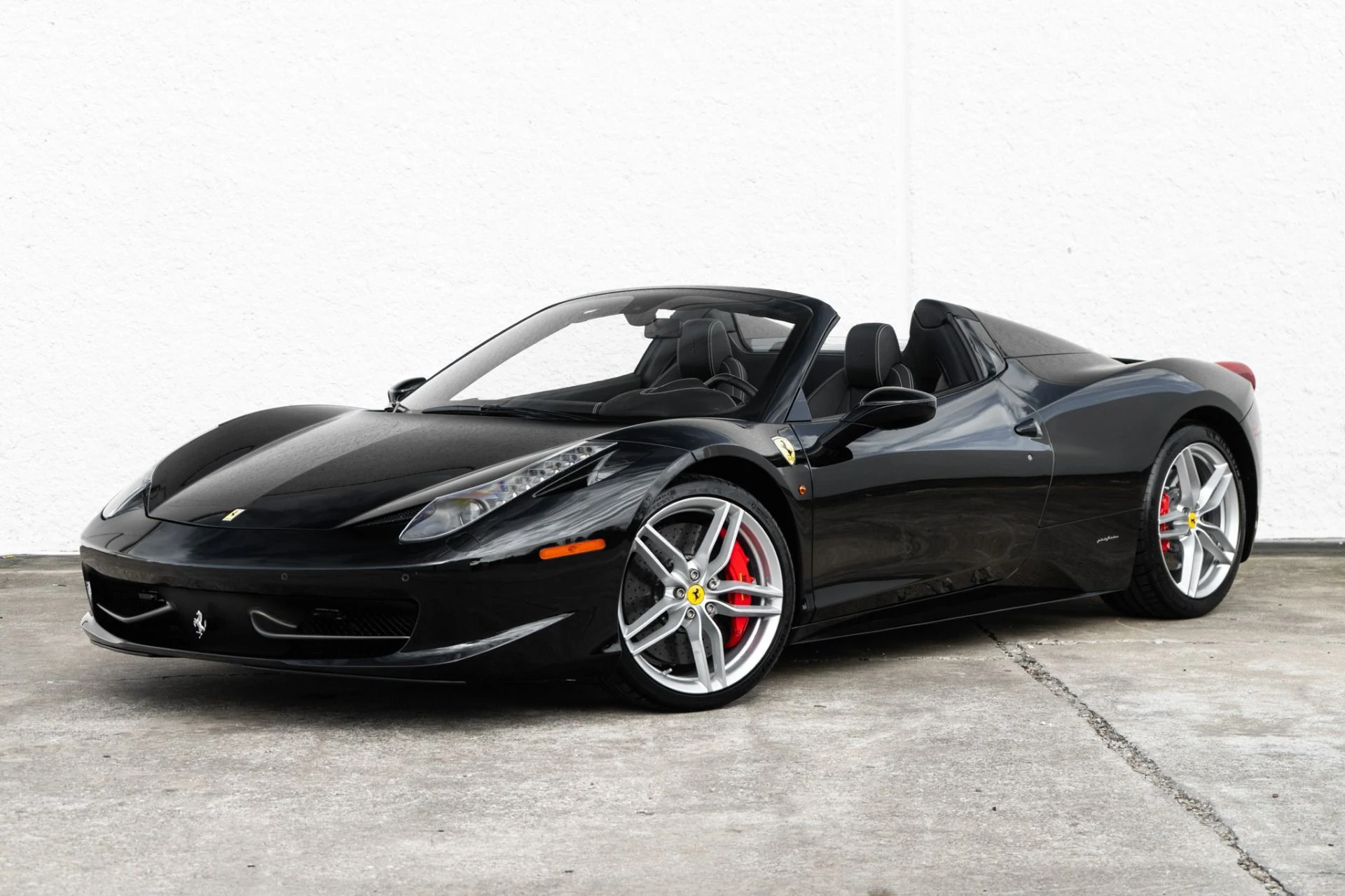 mph000_2350969351_Used_2013_Ferrari_458_Spider_1774392856_031adfe1d6