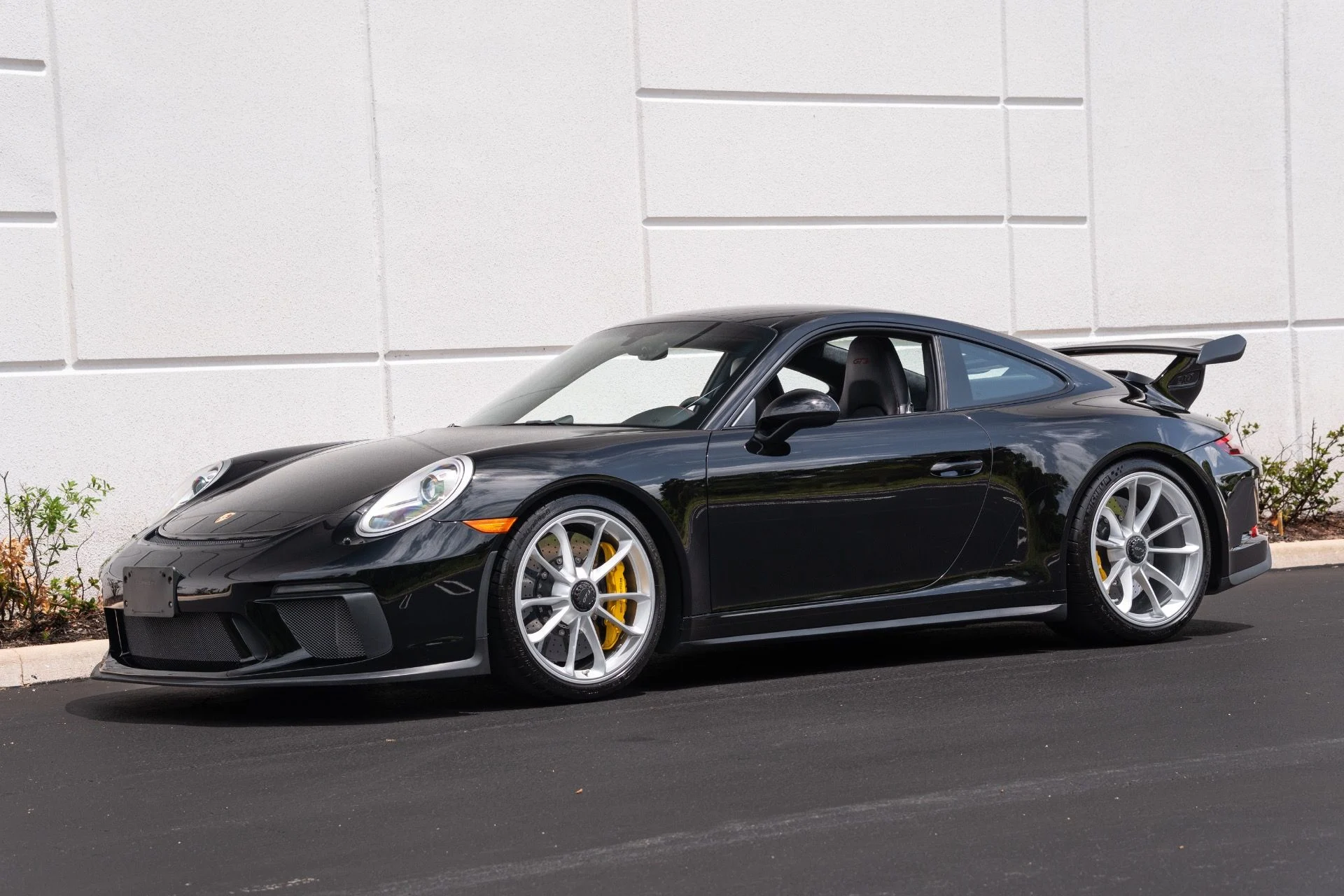 mph000_2351590043_Used_2018_Porsche_911_GT_3_1780452373_530098b8e6