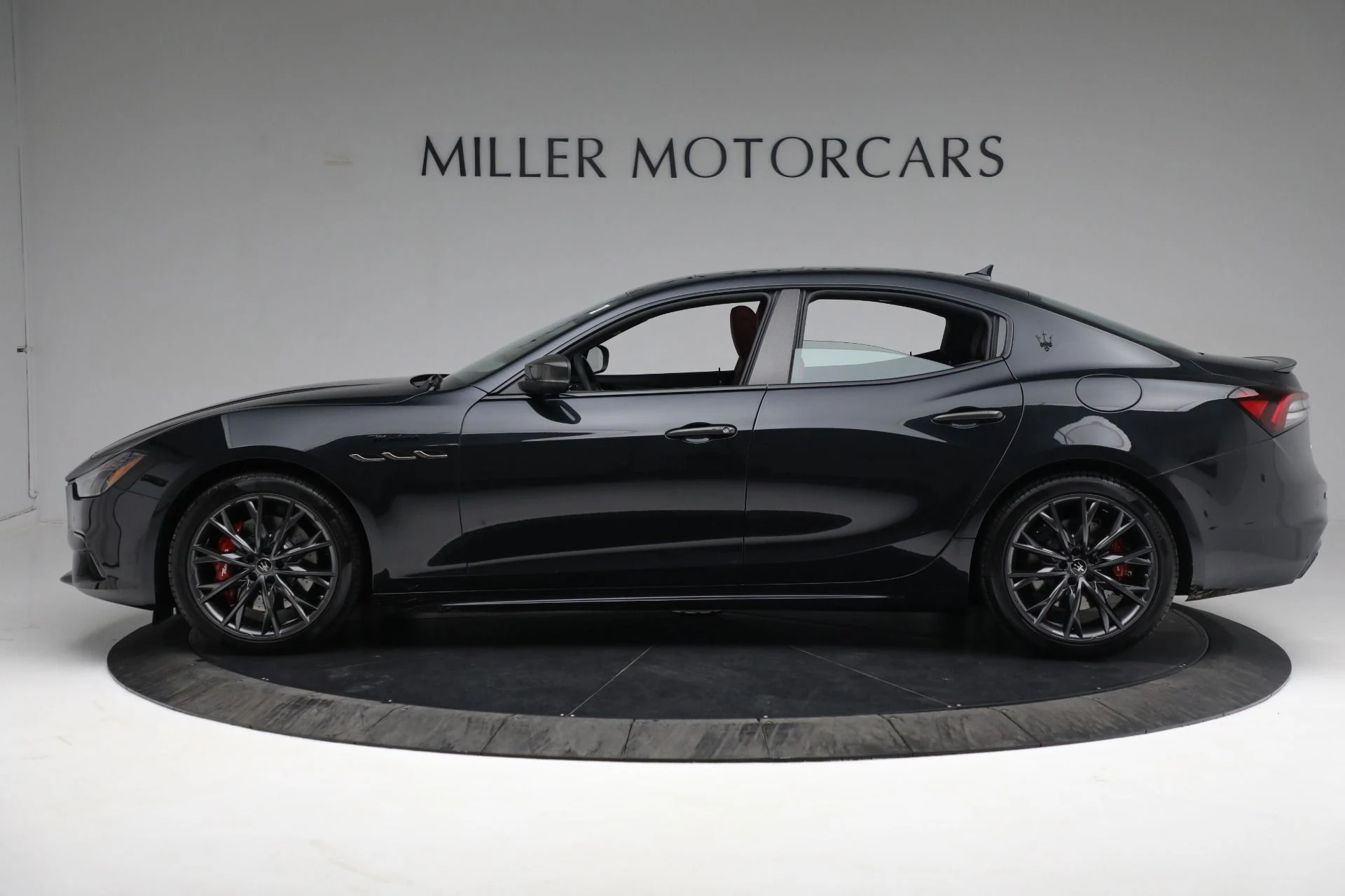 mph000_2363670119_Used_2022_Maserati_Ghibli_Modena_Q4_b26185d7e7