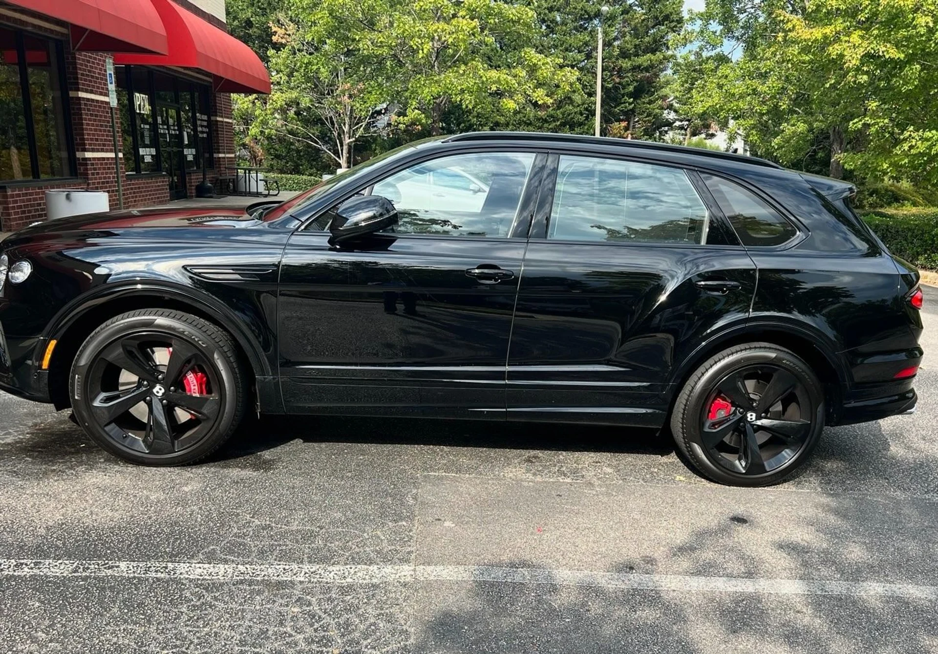 mph000_2367384656_Used_2022_Bentley_Bentayga_V8_1759961277_d6c868a3e7