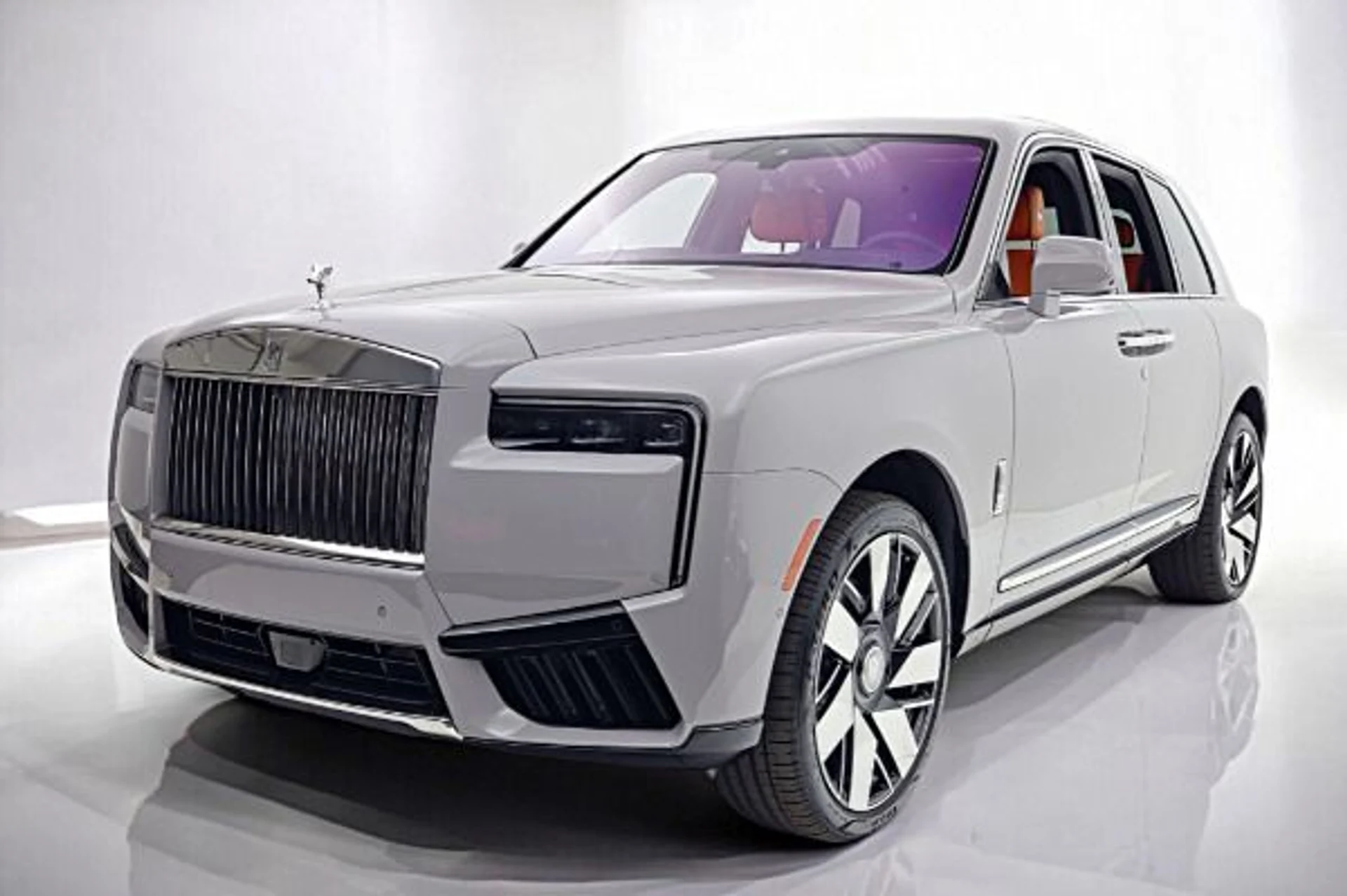 mph000_240064695_New_2026_Rolls_Royce_Cullinan_fbc835421d