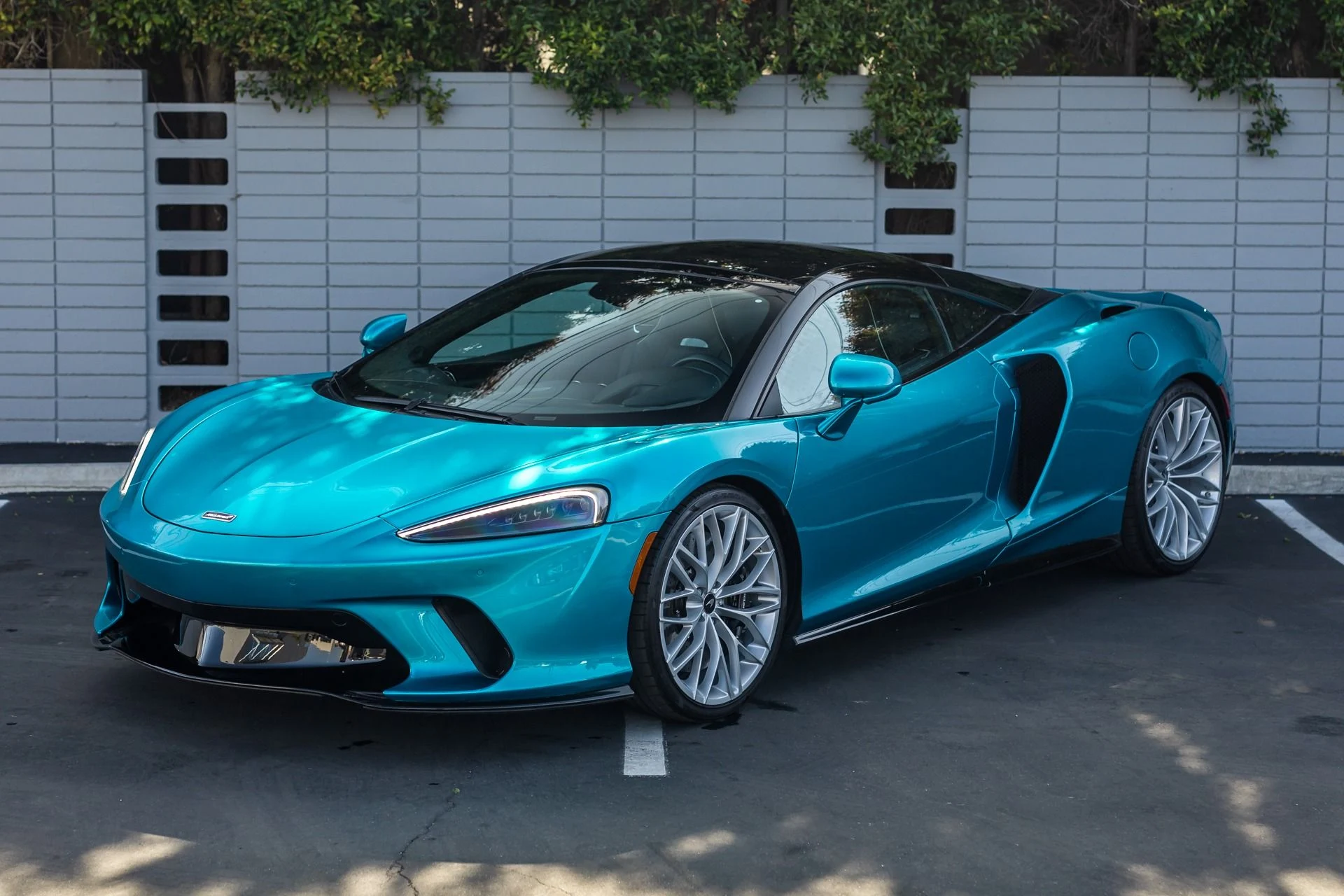mph000_2404903448_Used_2021_Mc_Laren_GT_1686009902_9a6a7ed601