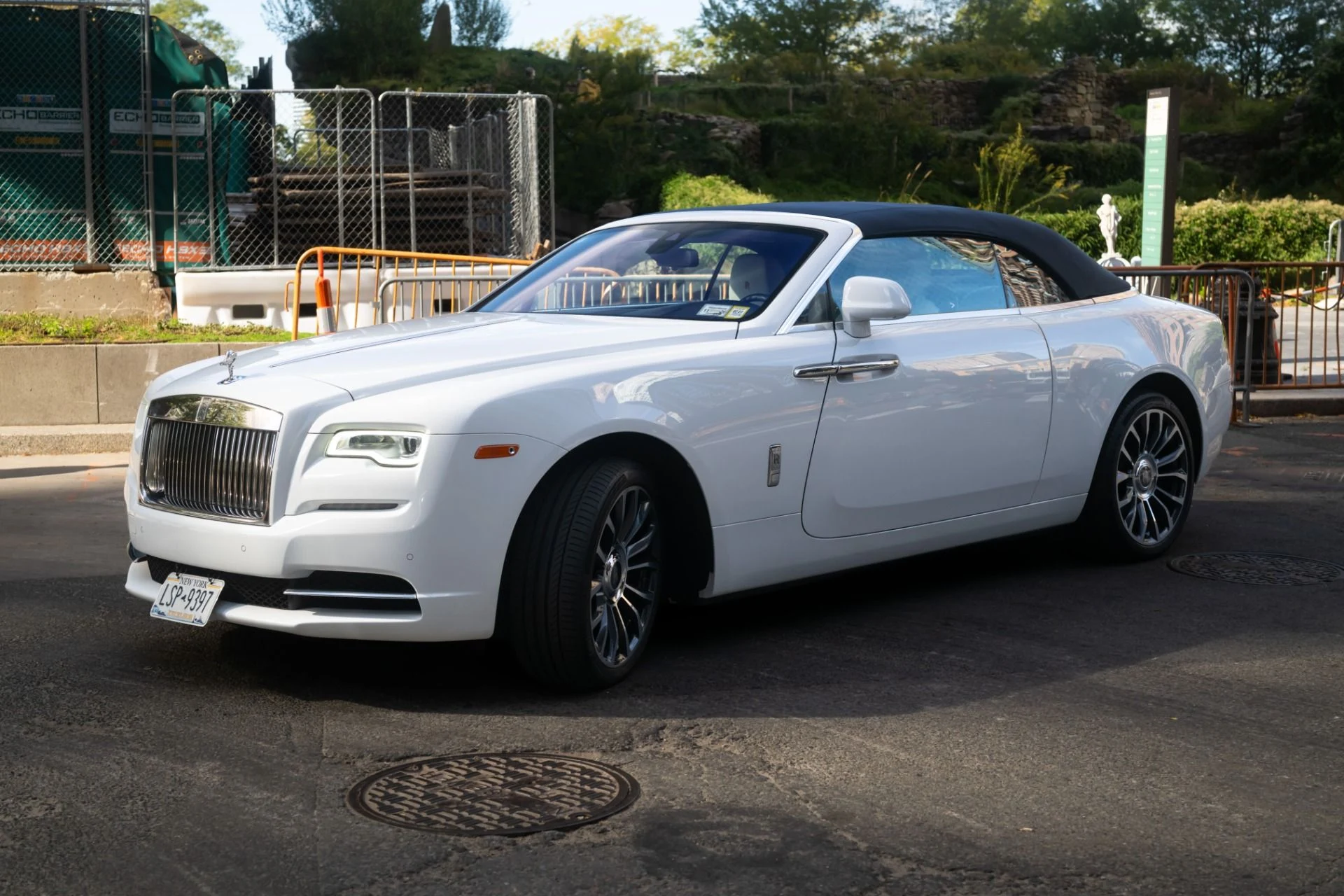 mph000_2423020453_Used_2018_Rolls_Royce_Dawn_1793292537_0111d9aa79