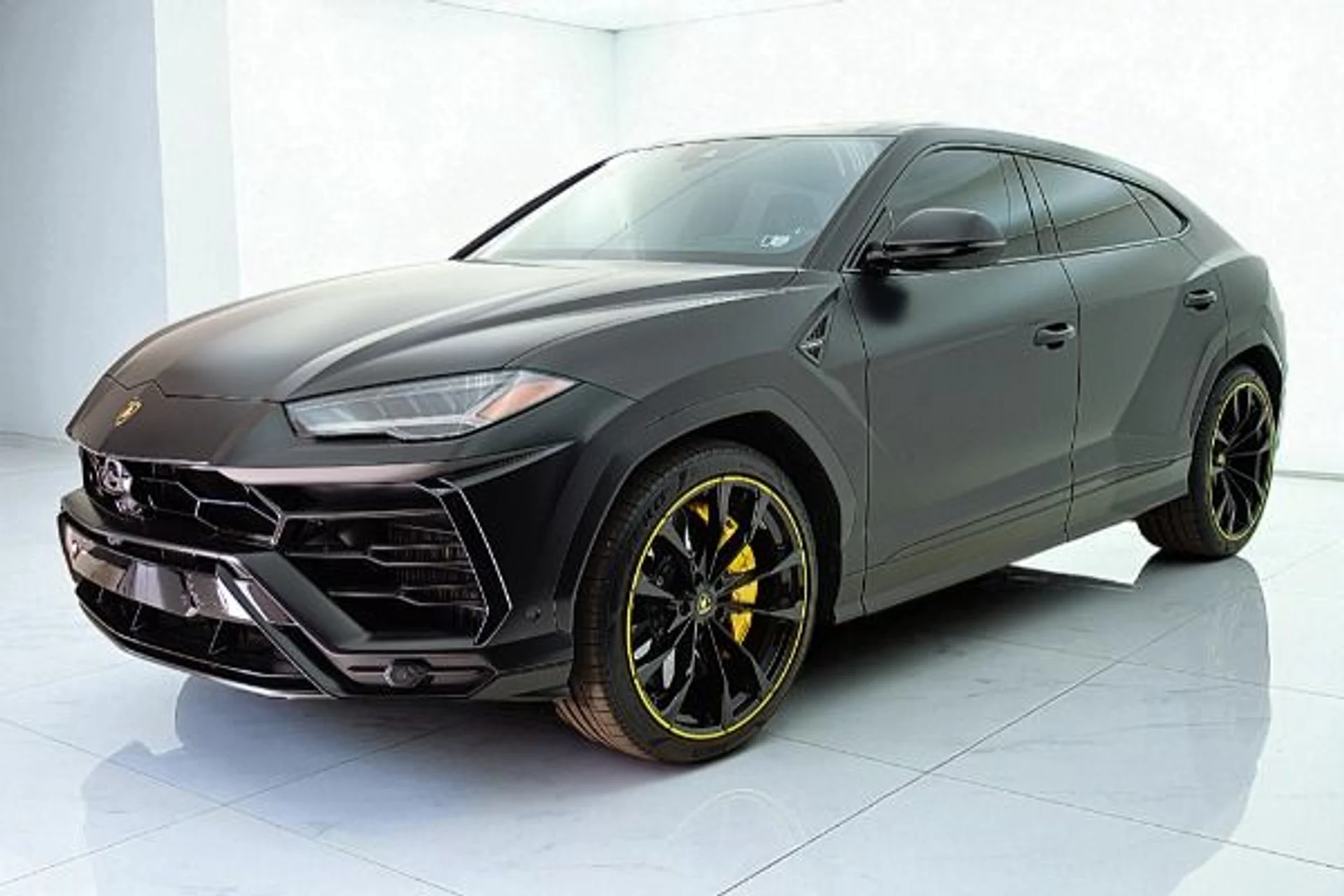 mph000_2423880936_Used_2022_Lamborghini_Urus_SELEZIONE_PRE_OWNED_CERTIFIED_6146b733ab