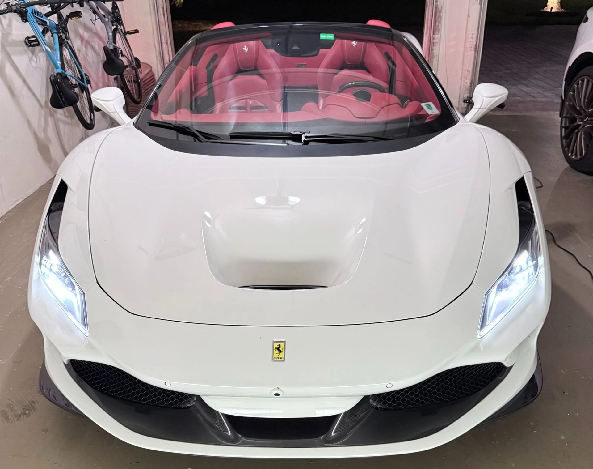 mph000_2431914456_Used_2021_Ferrari_F8_Spider_1761691349_6927dbe645