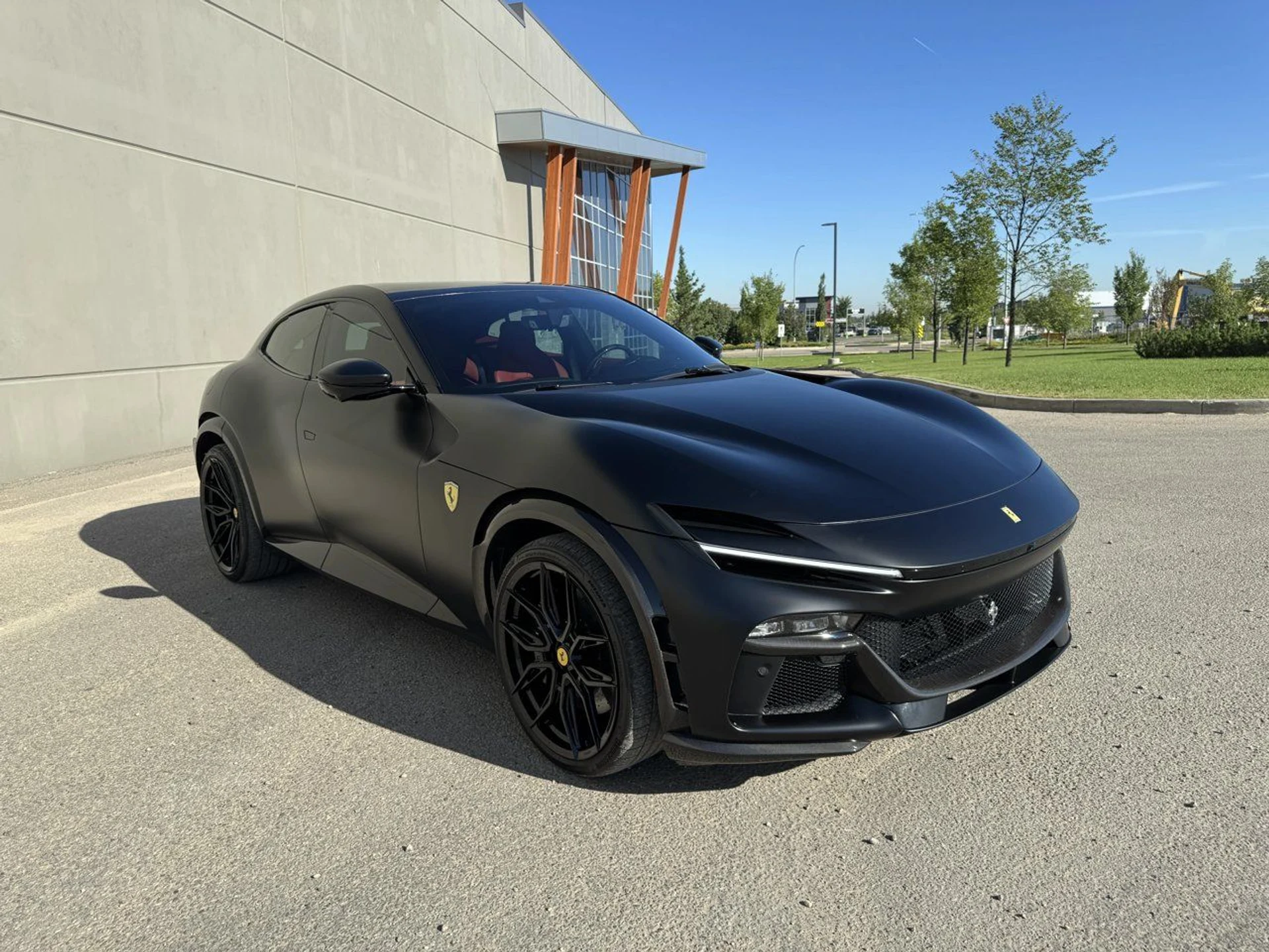 mph000_2434257465_ferrari_purosangue_2025_b3b5b6b6ff
