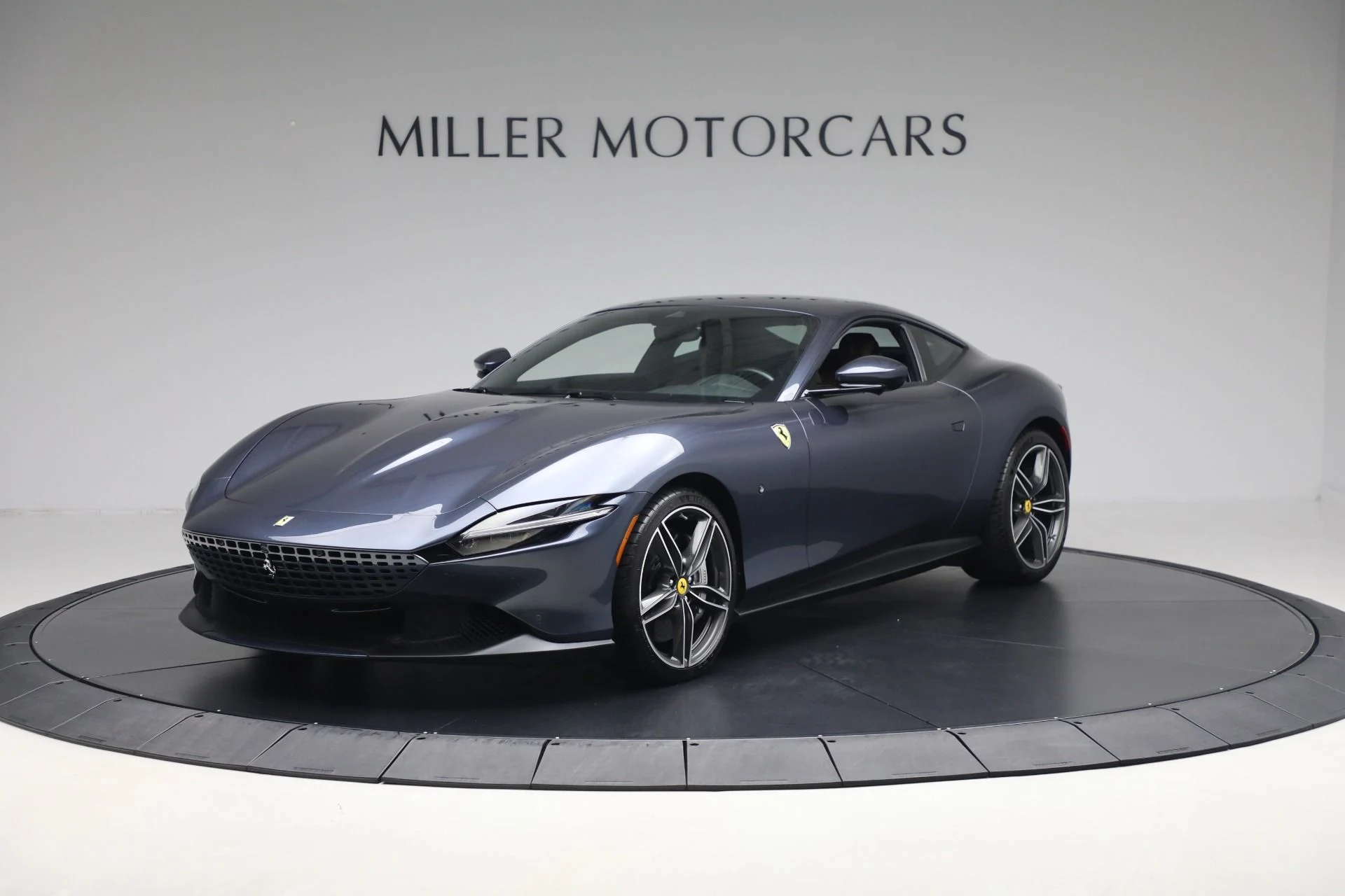 mph000_2442144525_Used_2021_Ferrari_Roma_613ba75902