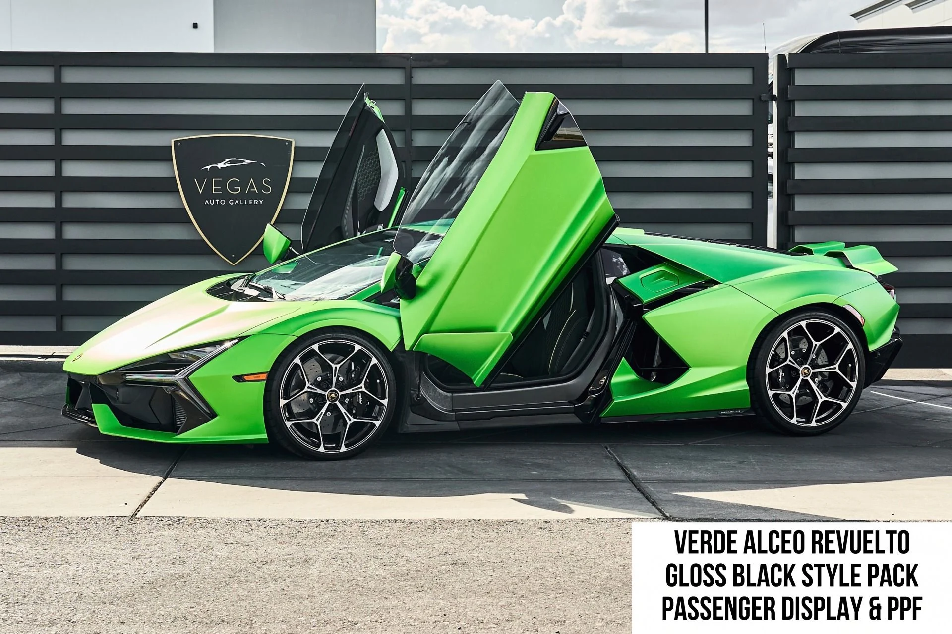 mph000_2442589578_Used_2024_Lamborghini_Revuelto_Base_1789697420_ad3be24ebd