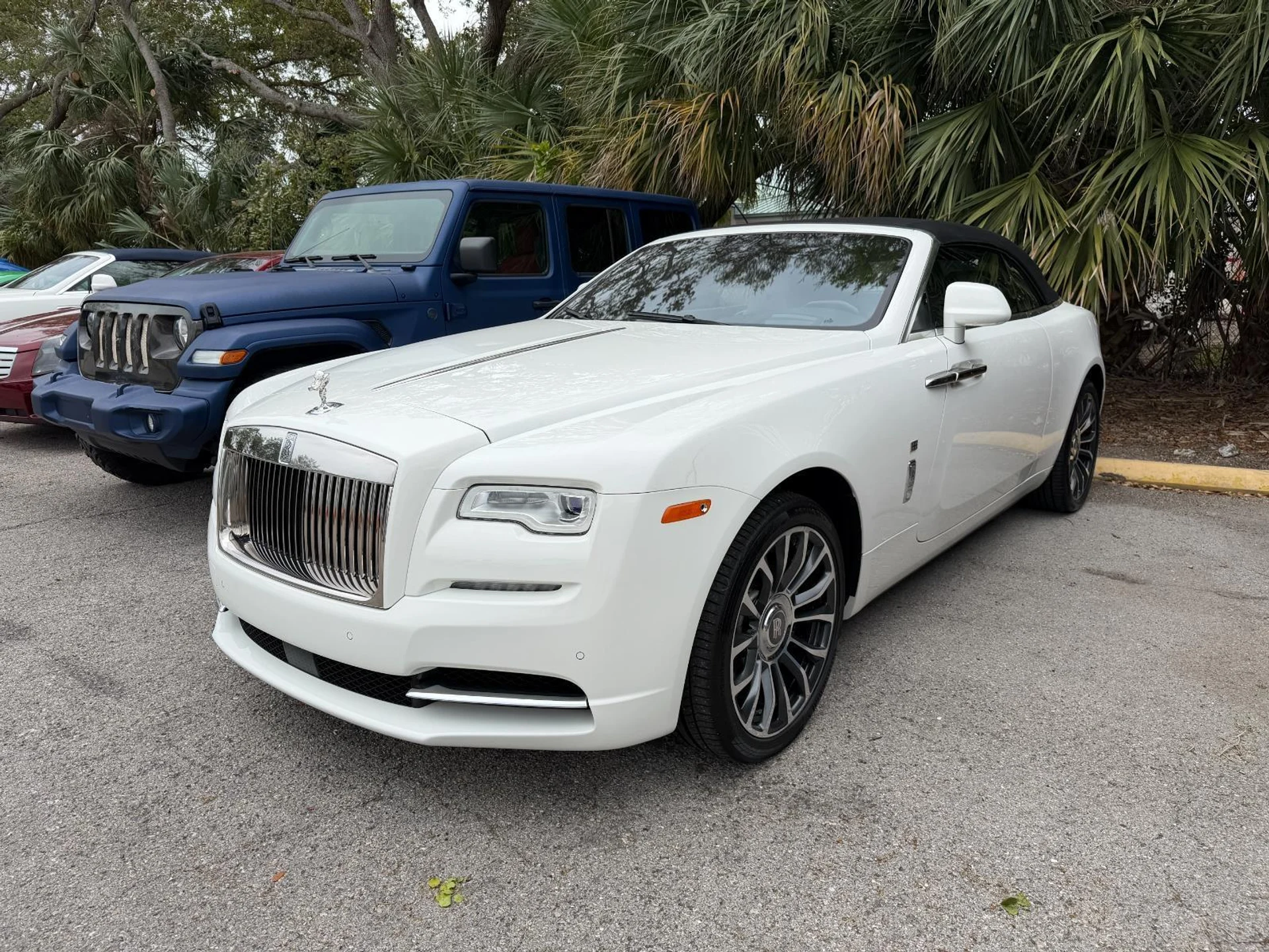 mph000_2445464946_Used_2018_Rolls_Royce_Dawn_Convertible_1773865306_2e416f9bf3