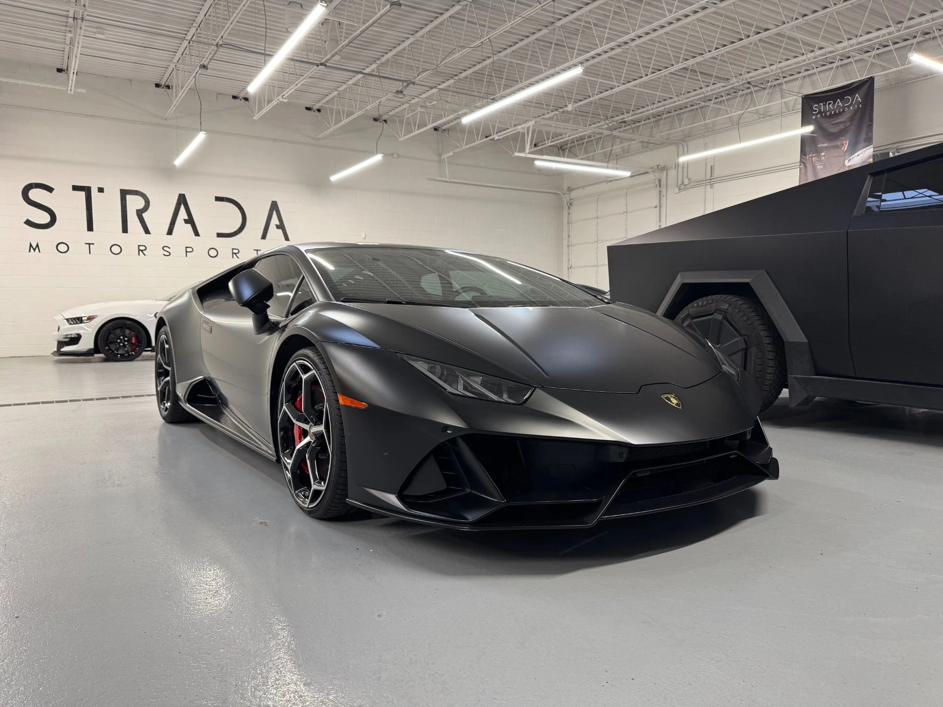 mph000_2450939594_Used_2020_Lamborghini_Huracan_EVO_1766802031_11dfa91a79