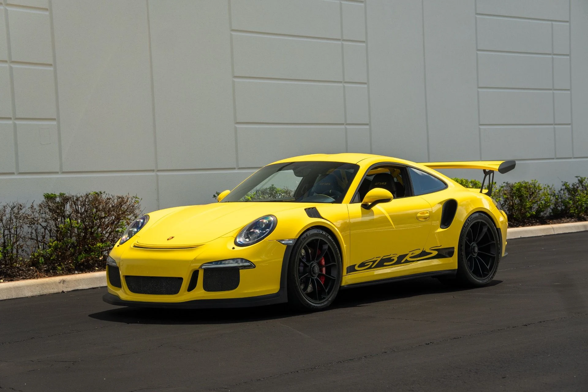 mph000_24516481_Used_2016_Porsche_911_GT_3_RS_1759258401_1432fbcb73
