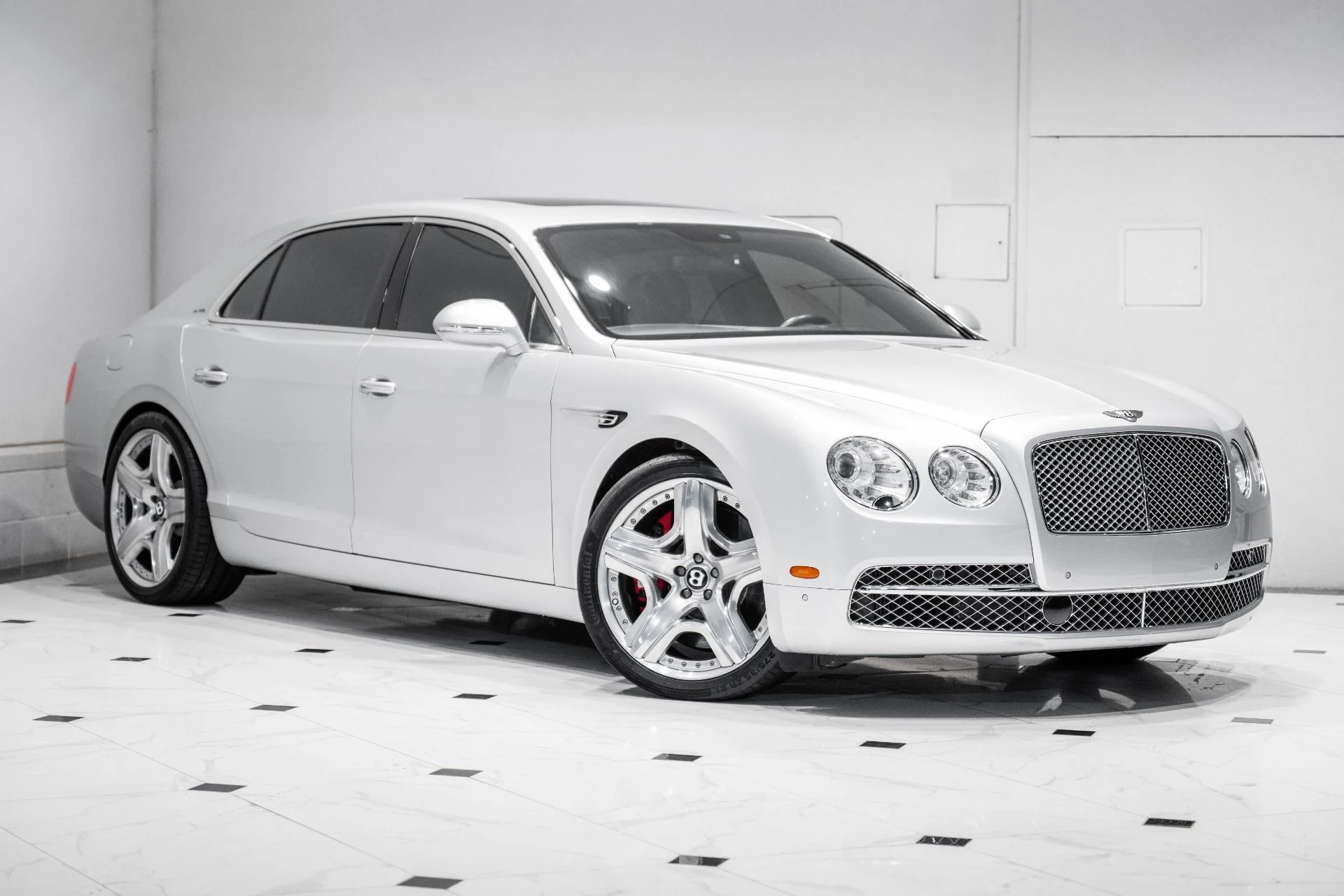 mph000_2456051155_Used_2014_Bentley_Flying_Spur_1764427871_a53f43b48e
