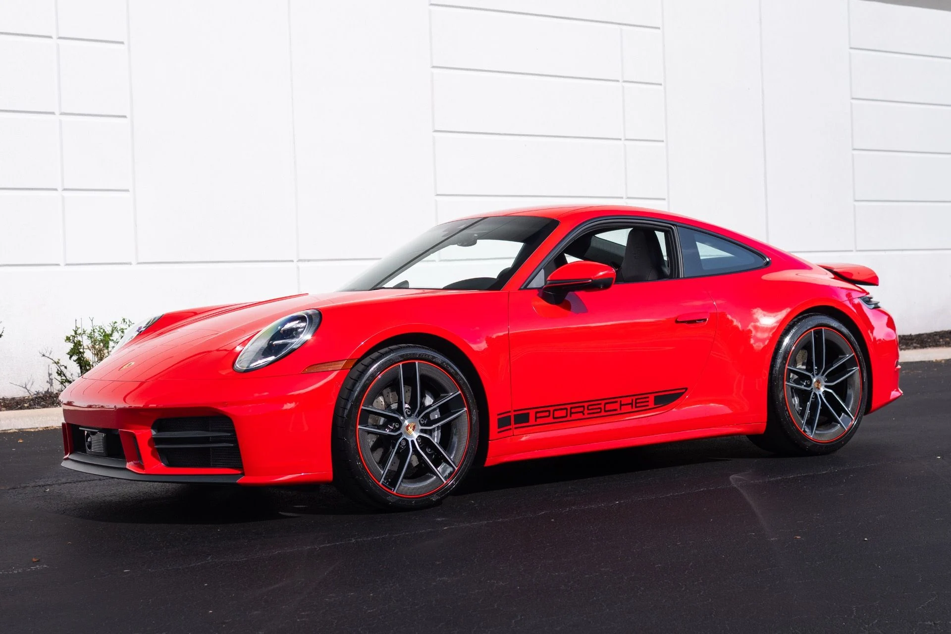 mph000_2458340788_Used_2025_Porsche_911_Carrera_1779505950_39f82ce8d3