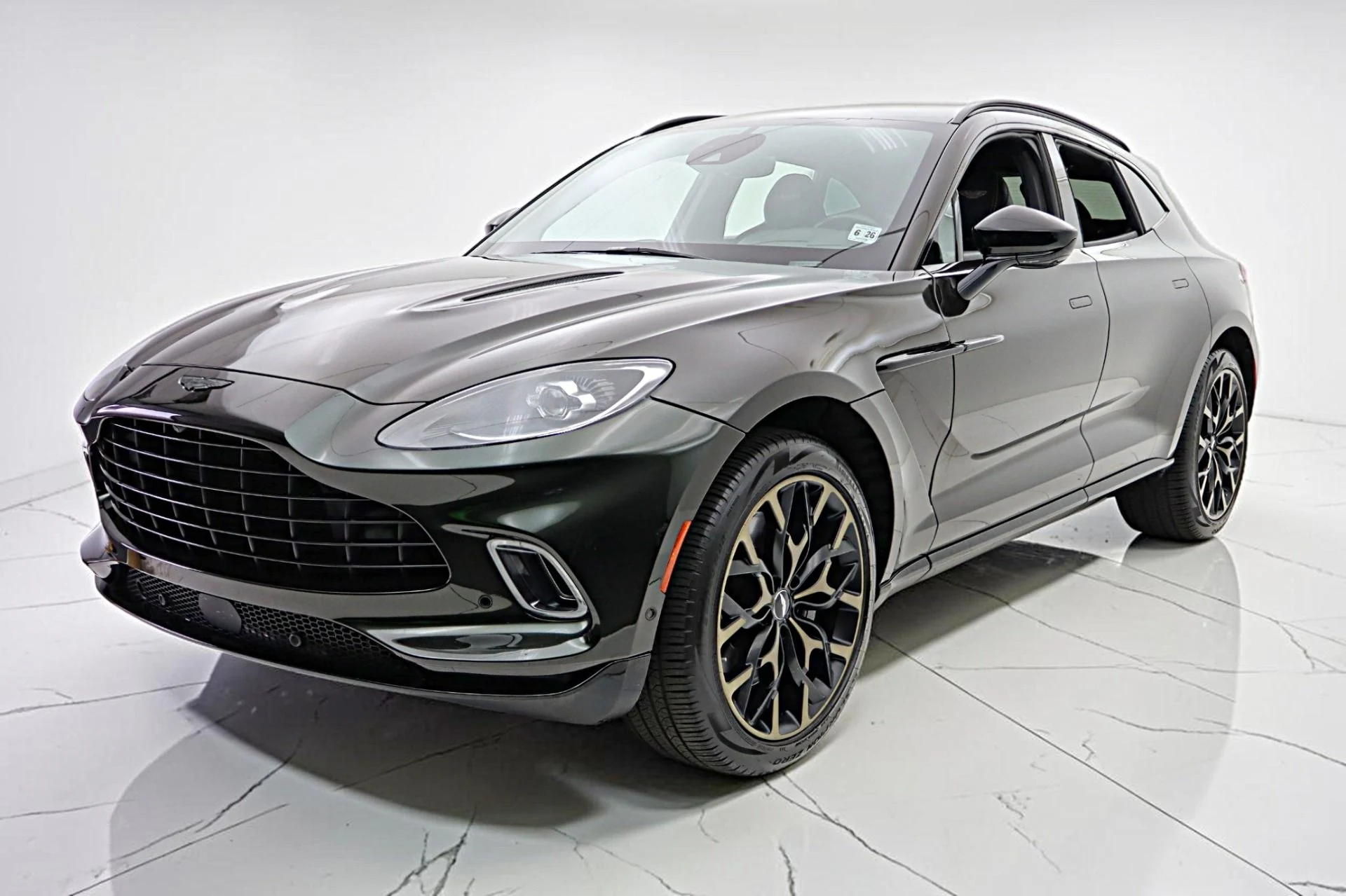 mph000_2465070091_Used_2021_Aston_Martin_DBX_78914c5a16