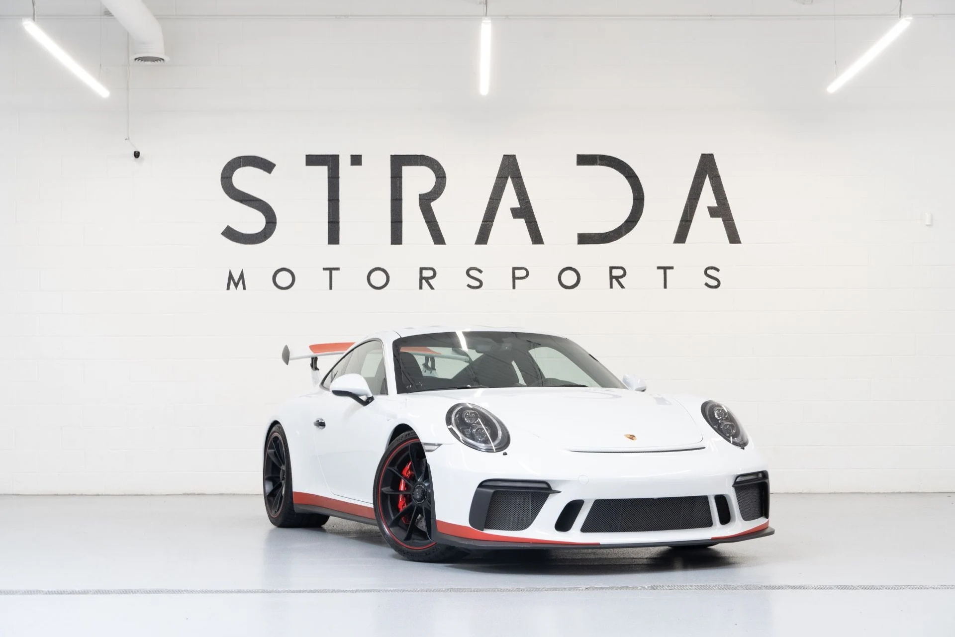 mph000_2482365348_Used_2018_Porsche_911_GT_3_1756318179_0e0ce9af24