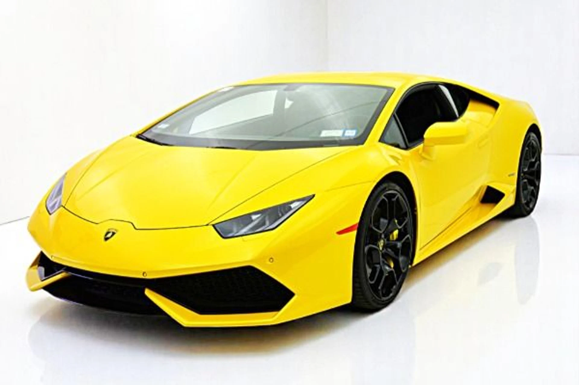 mph000_2491332535_Used_2015_Lamborghini_Huracan_LP_6104_714c0f3cb6